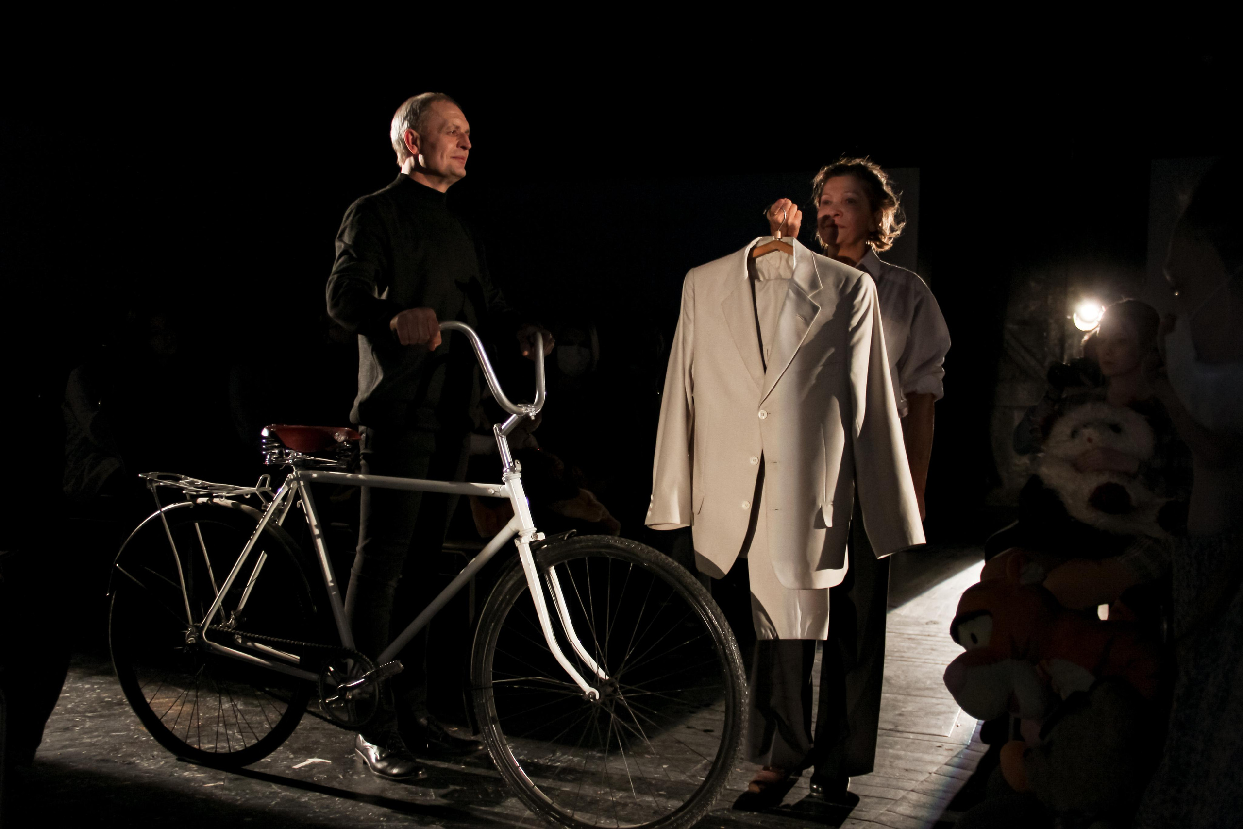 Спектакль «Похороните меня за плинтусом». Главная