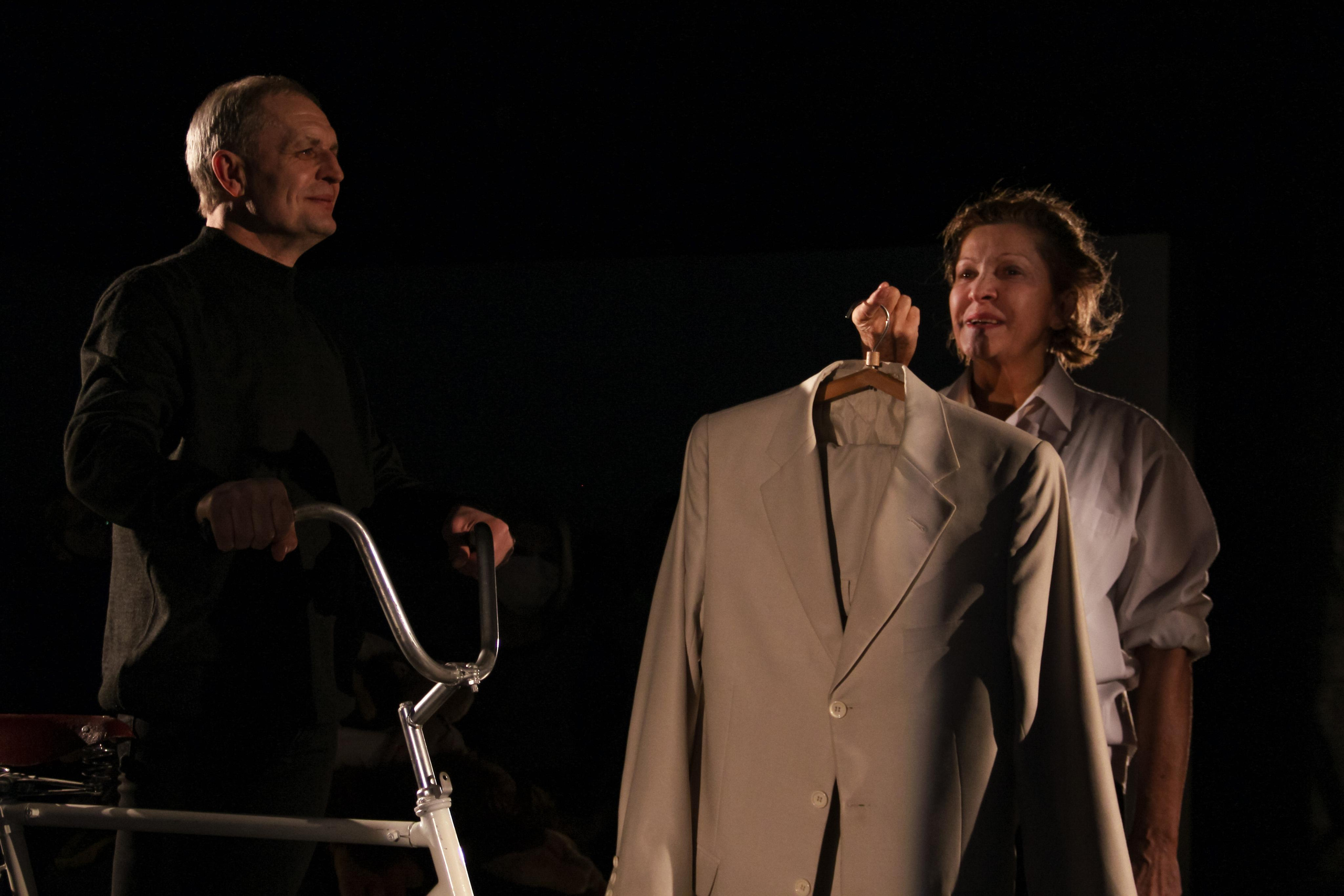 Спектакль «Похороните меня за плинтусом». Главная