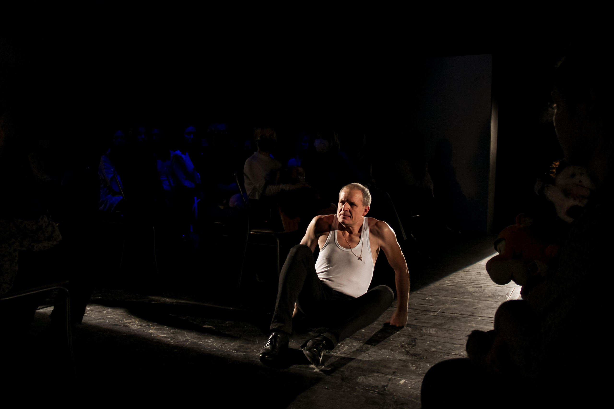 Спектакль «Похороните меня за плинтусом». Главная