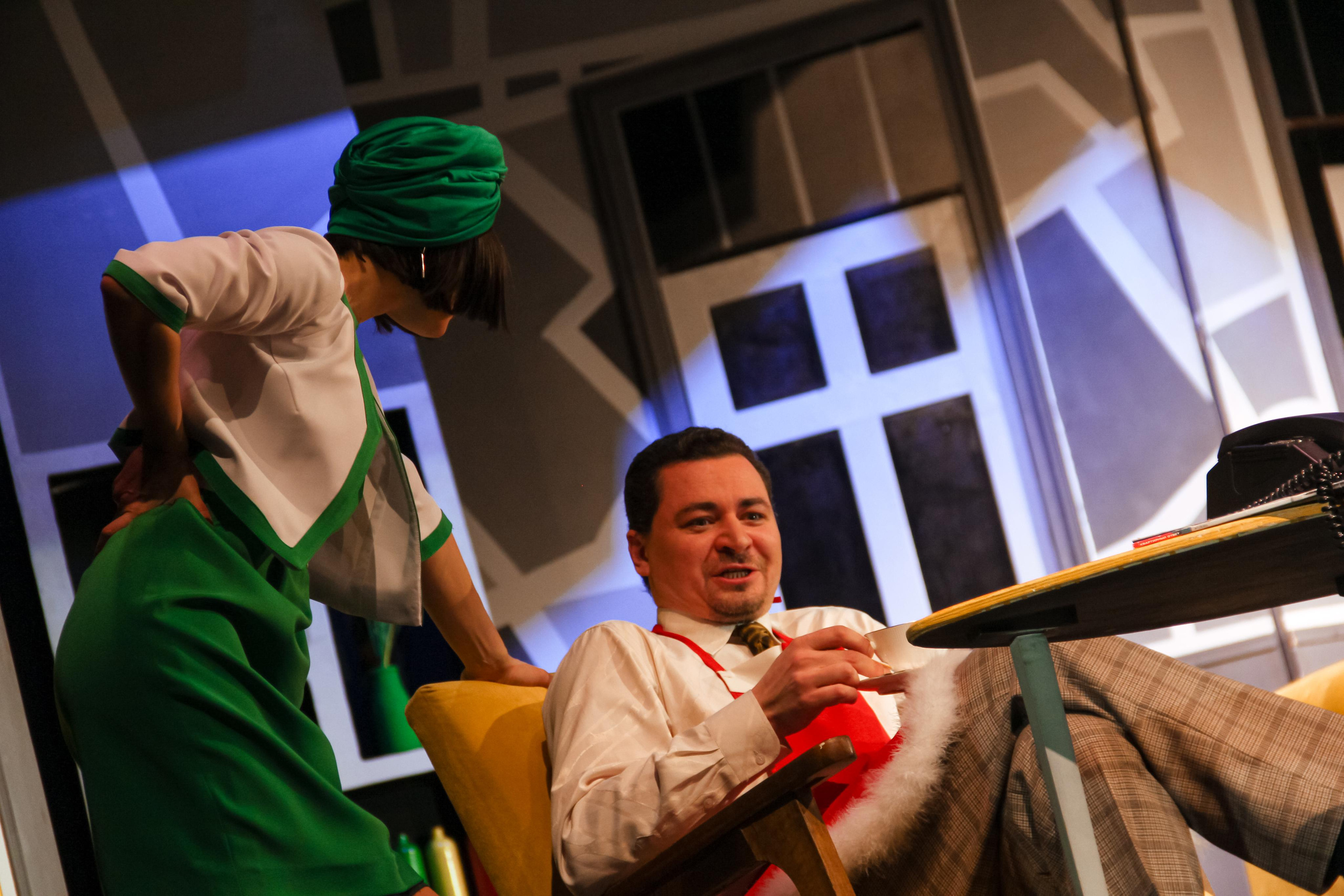 Спектакль «Слишком женатый таксист». Главная