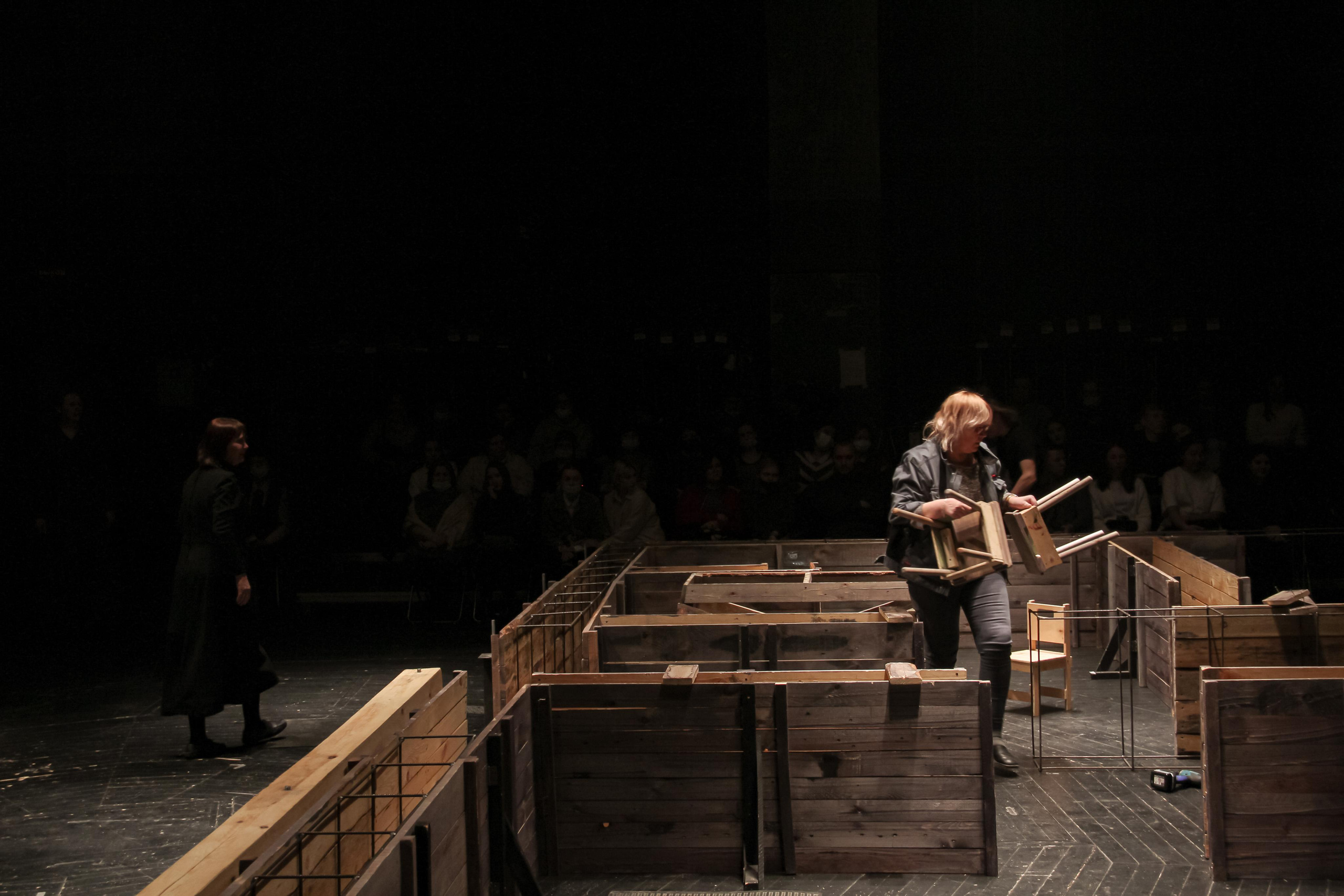 Спектакль «Любовь под вязами». Главная