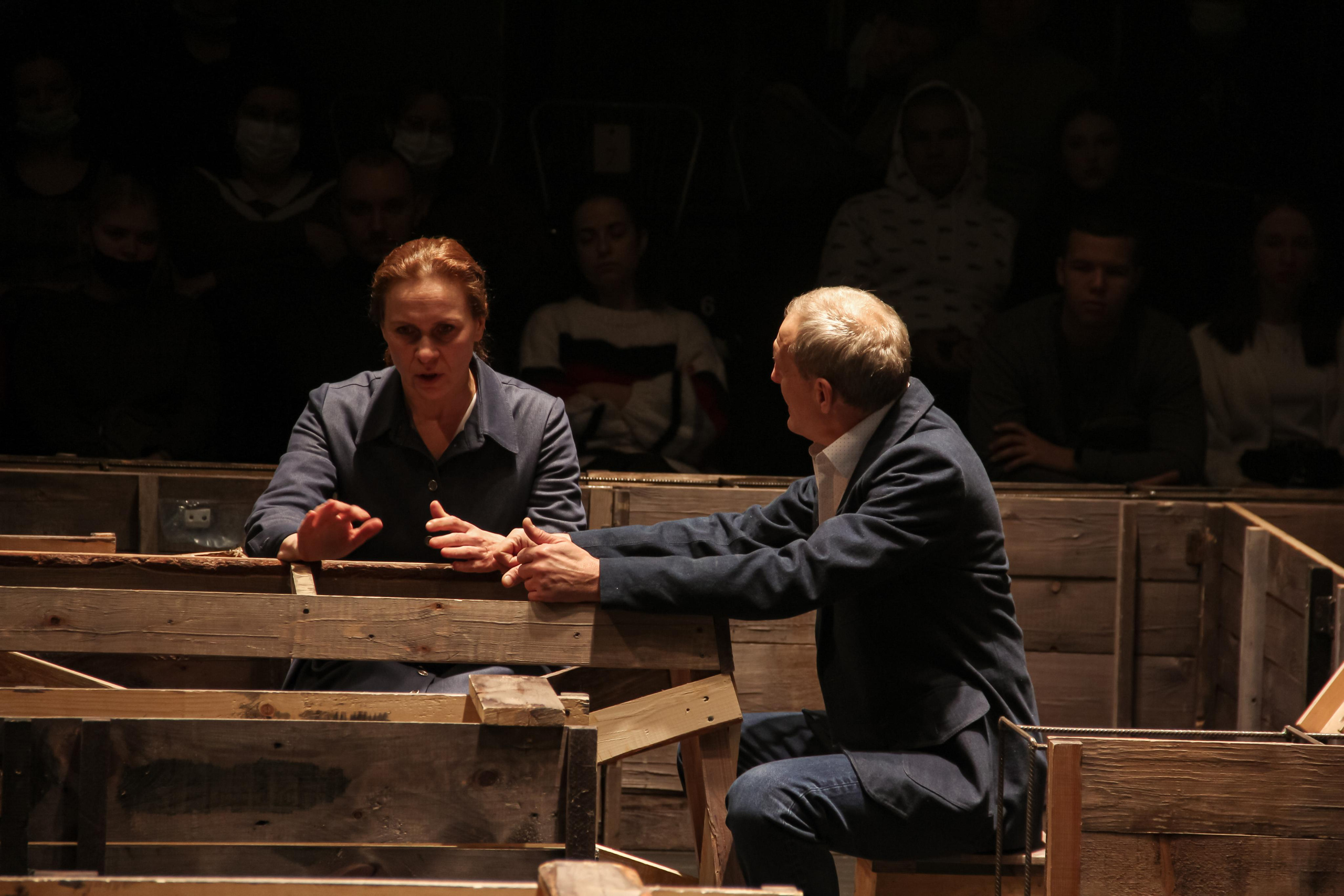 Спектакль «Любовь под вязами». Главная