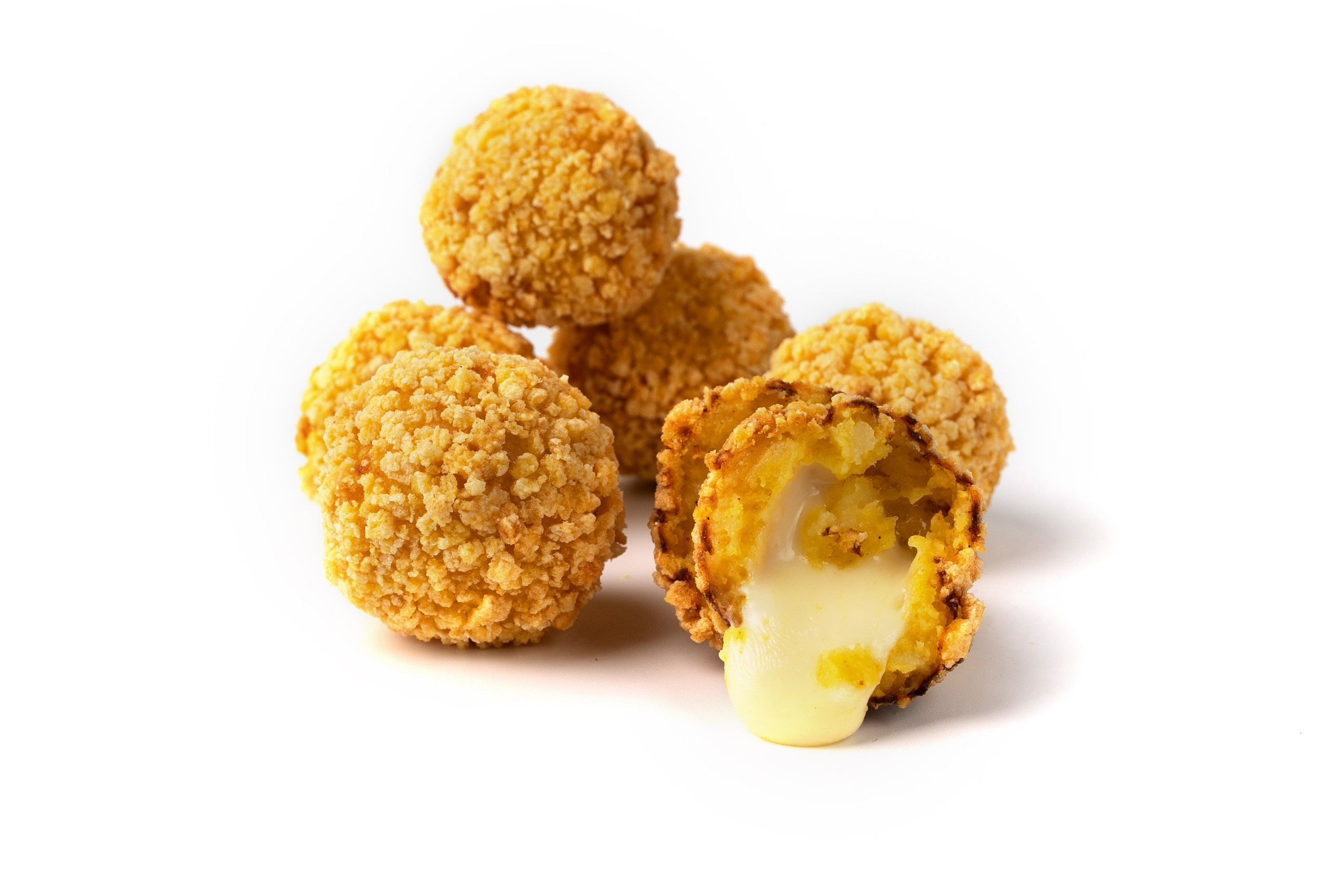 предметный фотограф казань, каталожная съемка , фудфото для меню сайта, меню пекарни, фудсъемка на белом фоне, сырные шарики на белом фоне