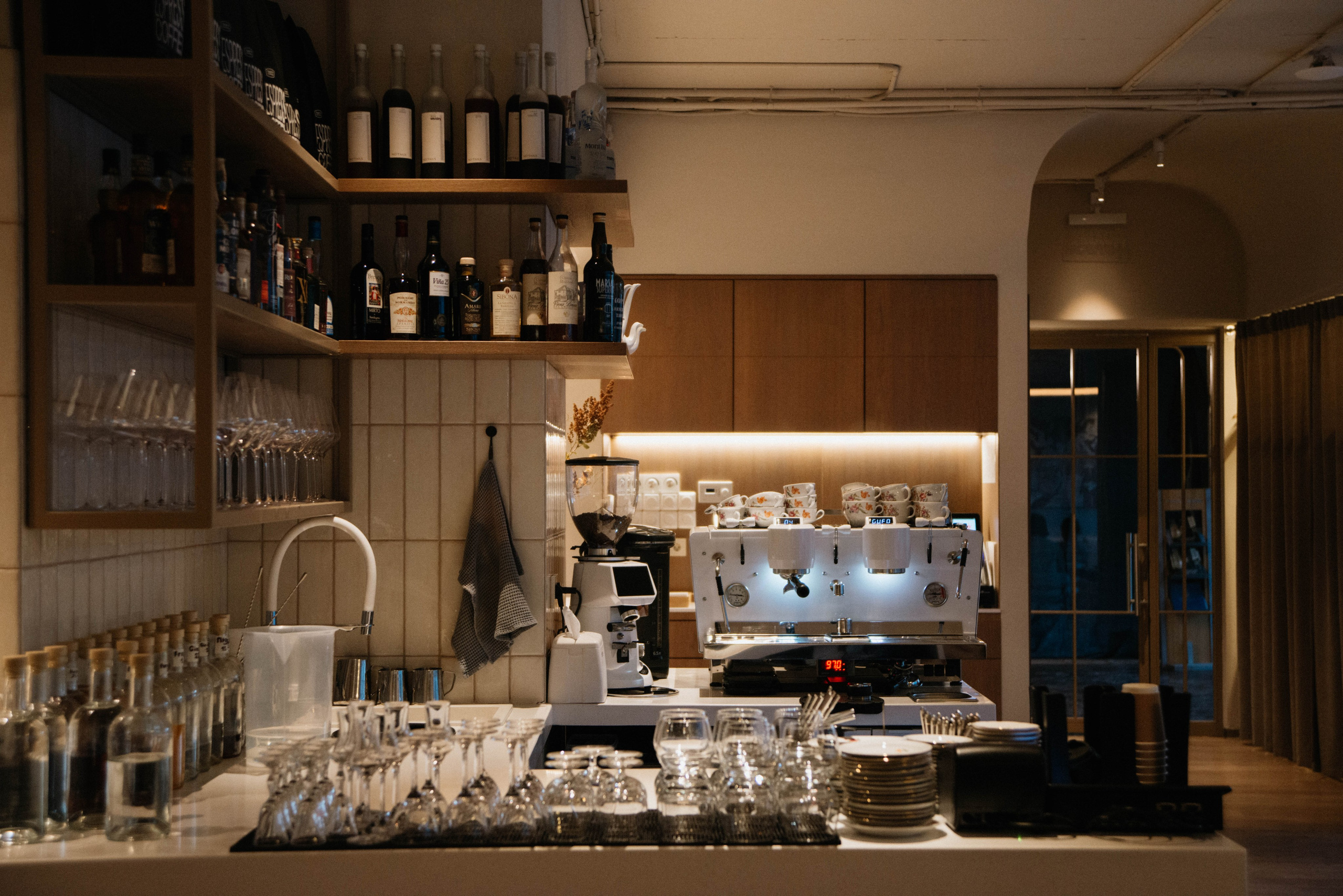 Контентная фотосессия для ресторана La Volte. Ксения Glossa. Портретный и репортажный фотограф в Самаре