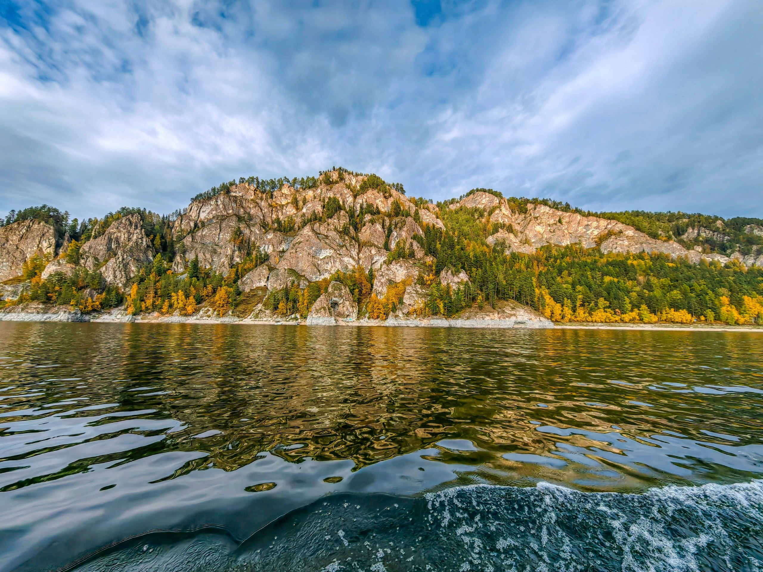 аренда яхты Красноярское море цена забронировать путешествие Царские ворота Бирюса залив шумиха стоимость заказать прогулка парусная яхта катамаран Красноярское водохранилище фотосессия фотограф Красноярск Дивногорск Красноярская ГЭС отдых купание экскурсия достопримечательность туристический тур маршрут Енисей Сибирь Козыревский зуб база отдыха адмирал