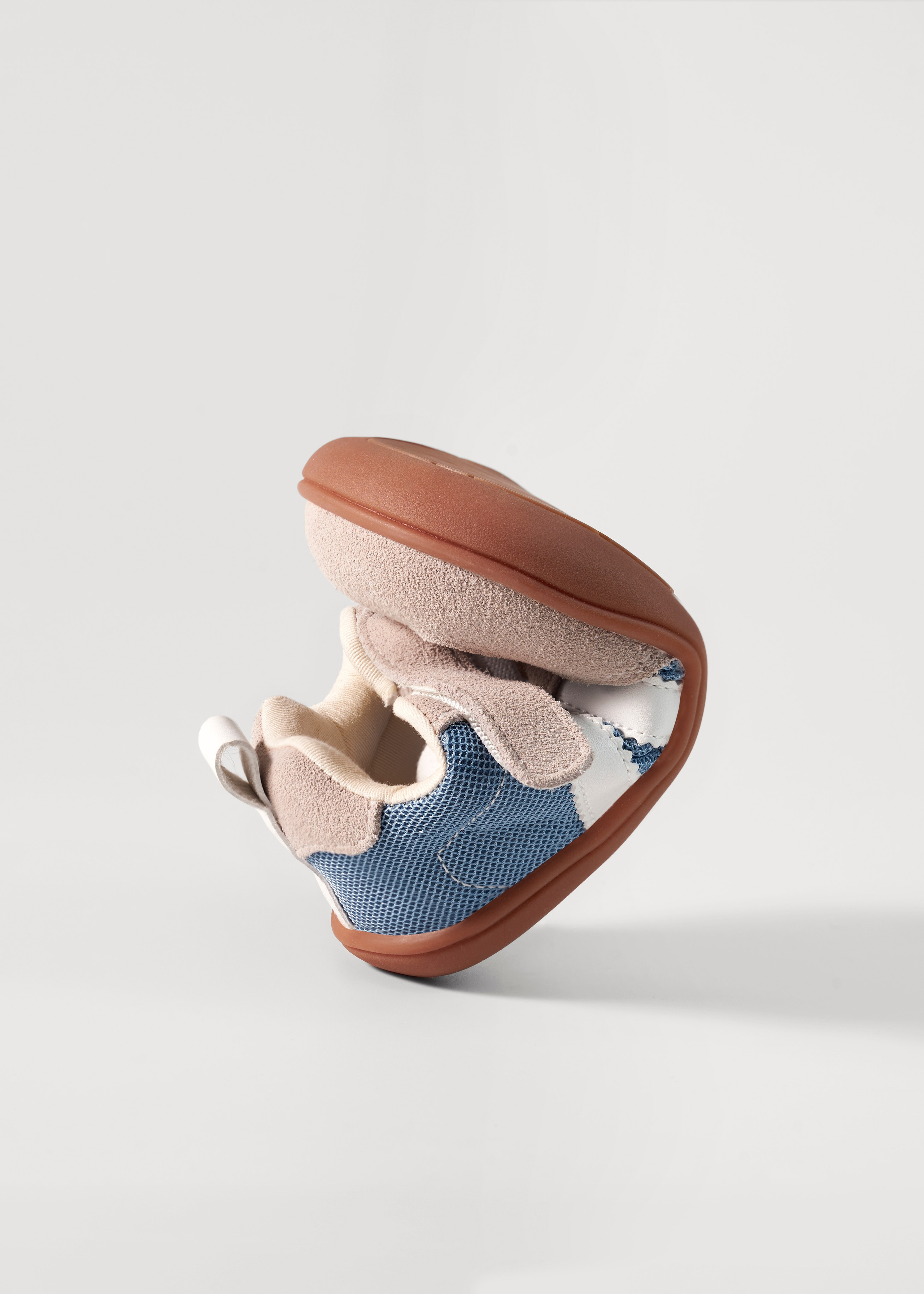 Каталог на белом фоне. Предметный фотограф в Новосибирске Лебедева Дарина