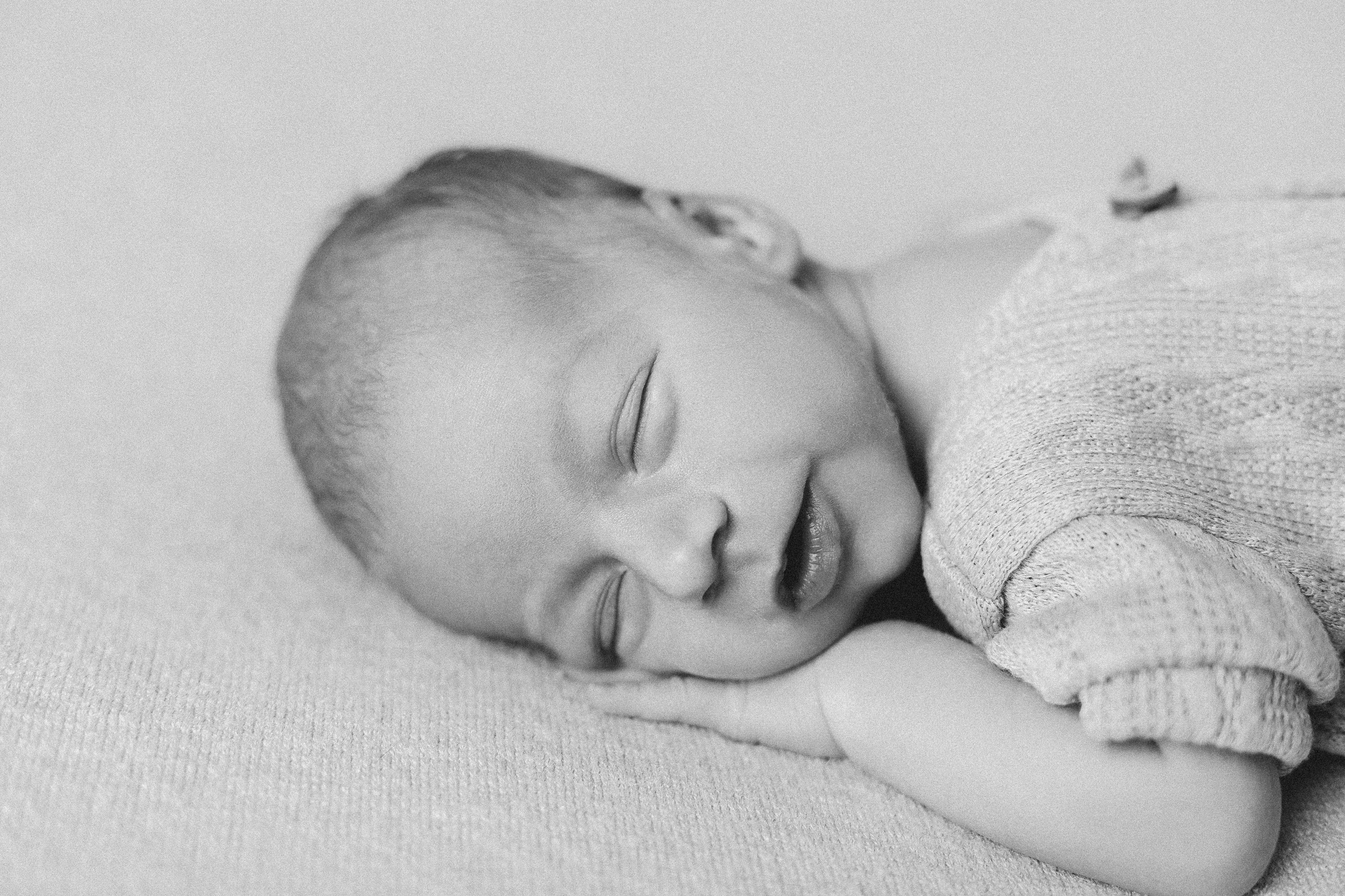 ЧБ и МАКРО-КАДРЫ. Детский, семейный и фотограф новорождённых в Ярославле Анна Салова