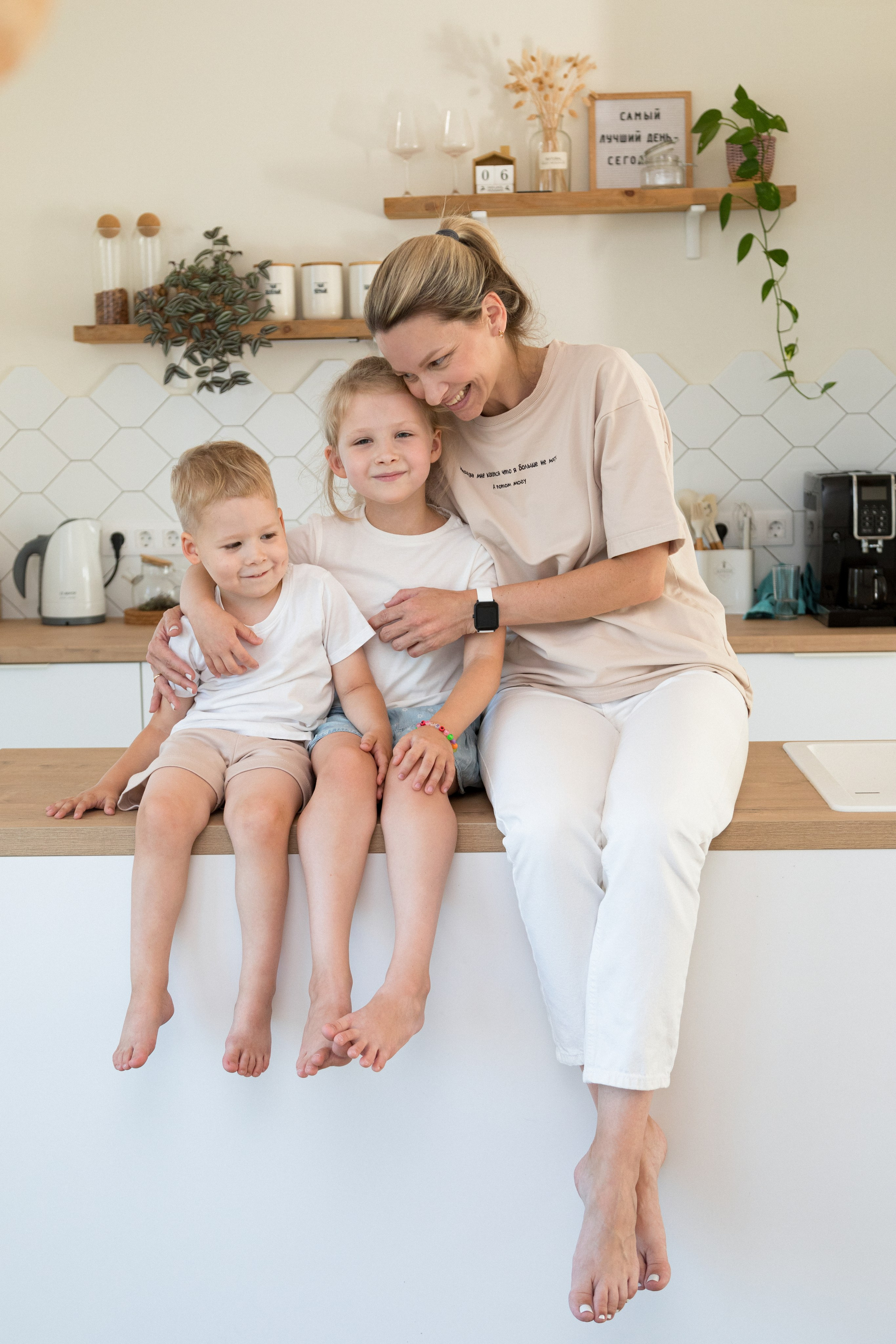 Семейная фотосессия дома. Детский и контент фотограф Надя Волкова Санкт-Петербург