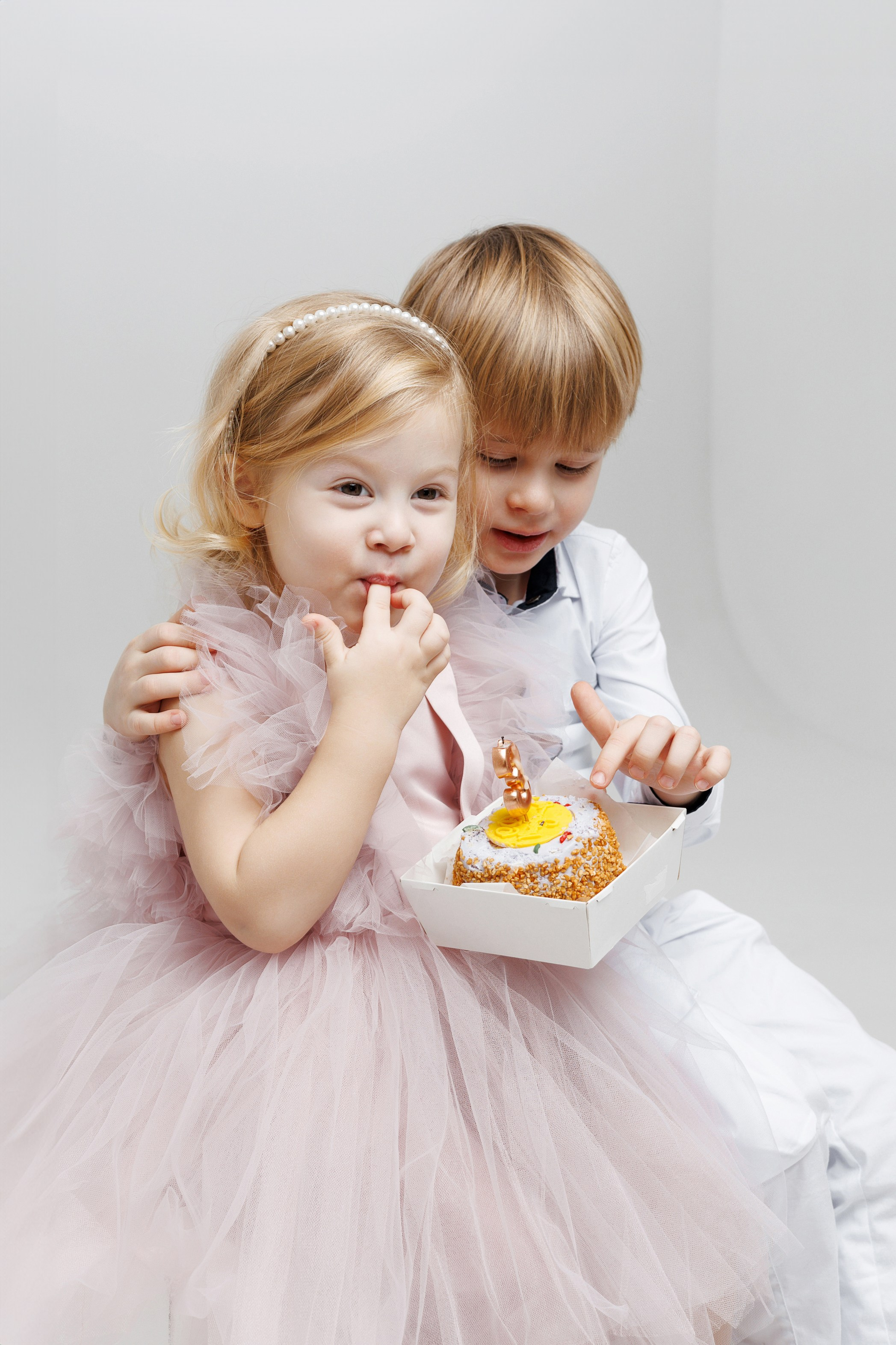 Съемка Дня Рождения Алисы в фотостудии CROSS-STUDIO зал IDEAL. Свадебный и семейный фотограф в Москве и МО Елена Агапова