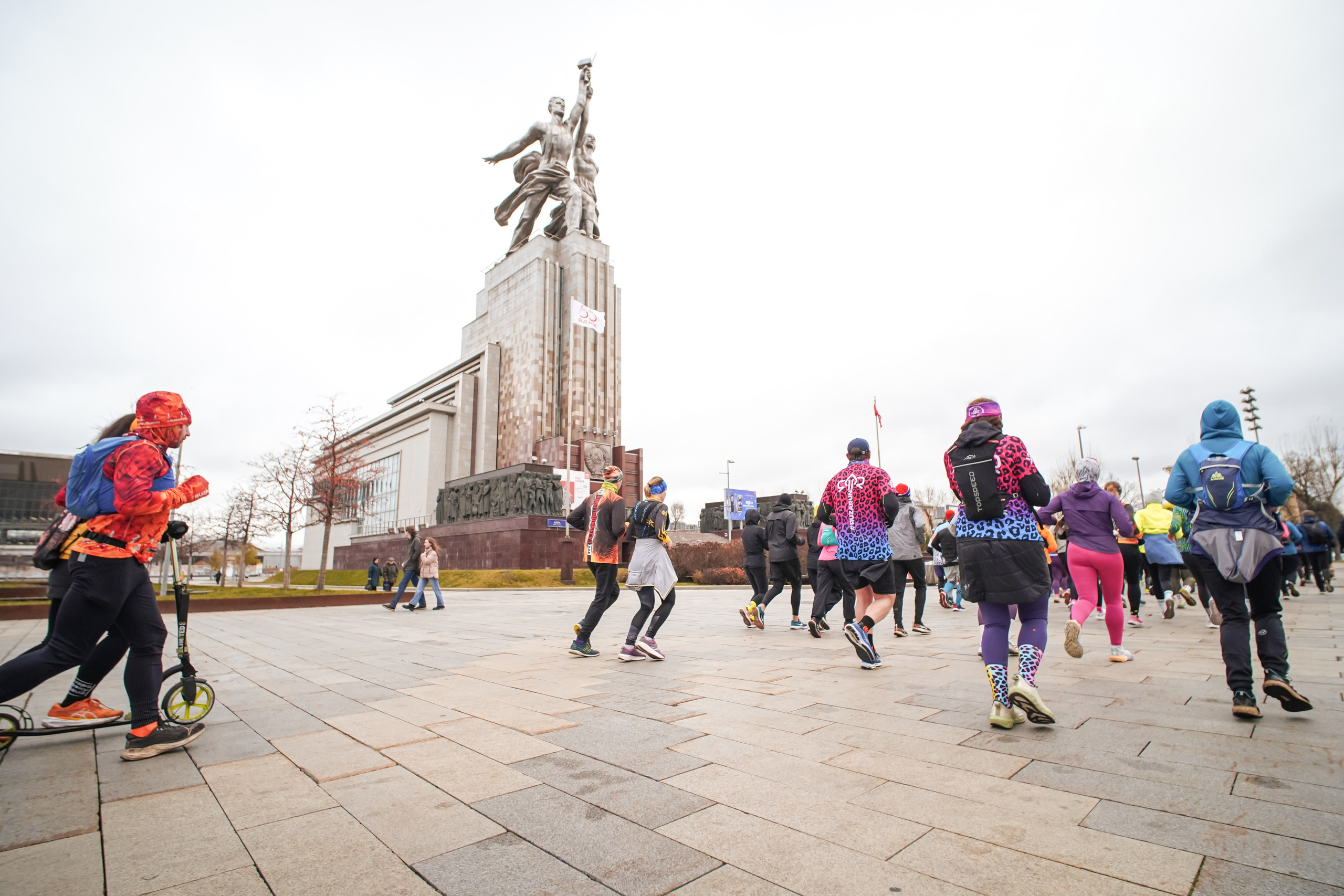 #марафонудома #яuzarun 2024 2-я петля, группа 6:30. Роман Капилюшов. Бег. Фото. Видео. г. Люберцы