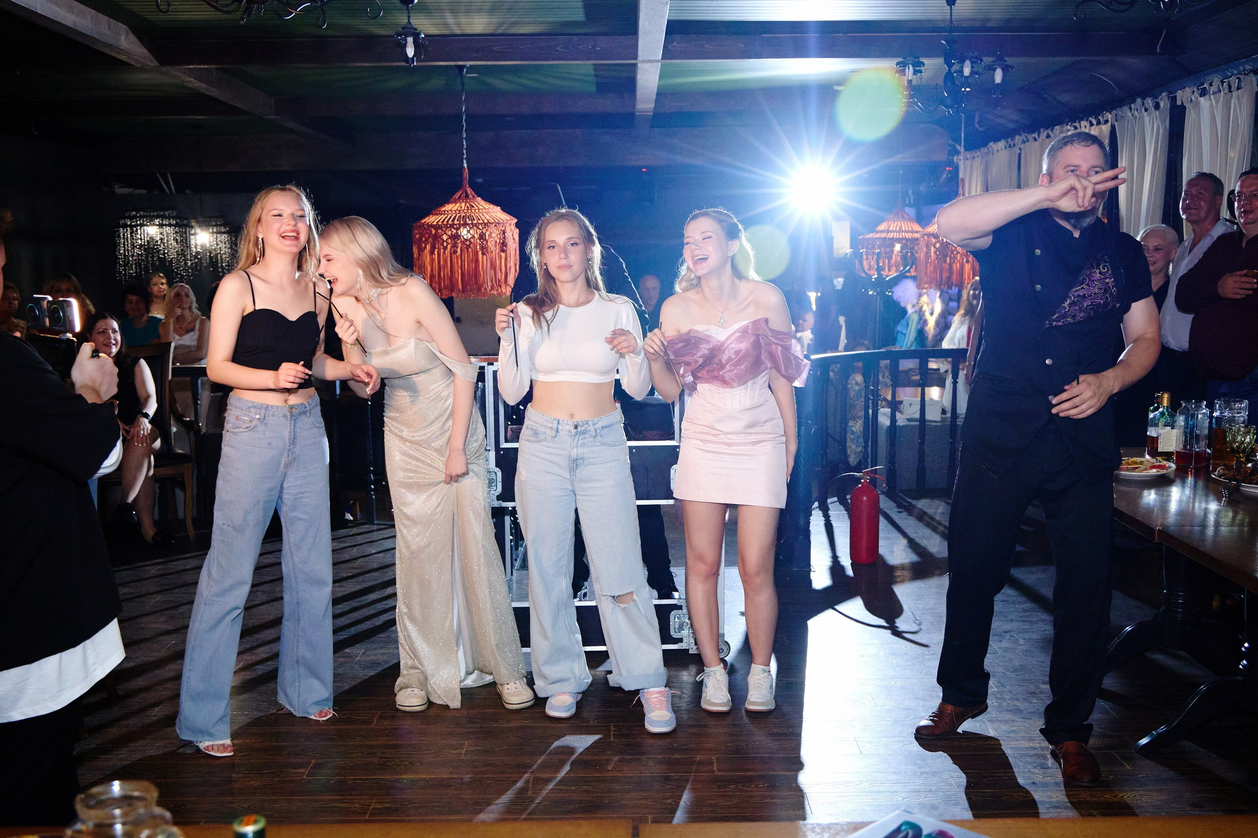 Выпускной 35 Сош. Фотограф Выпускные альбомы Таганрог Сергей Коробченко