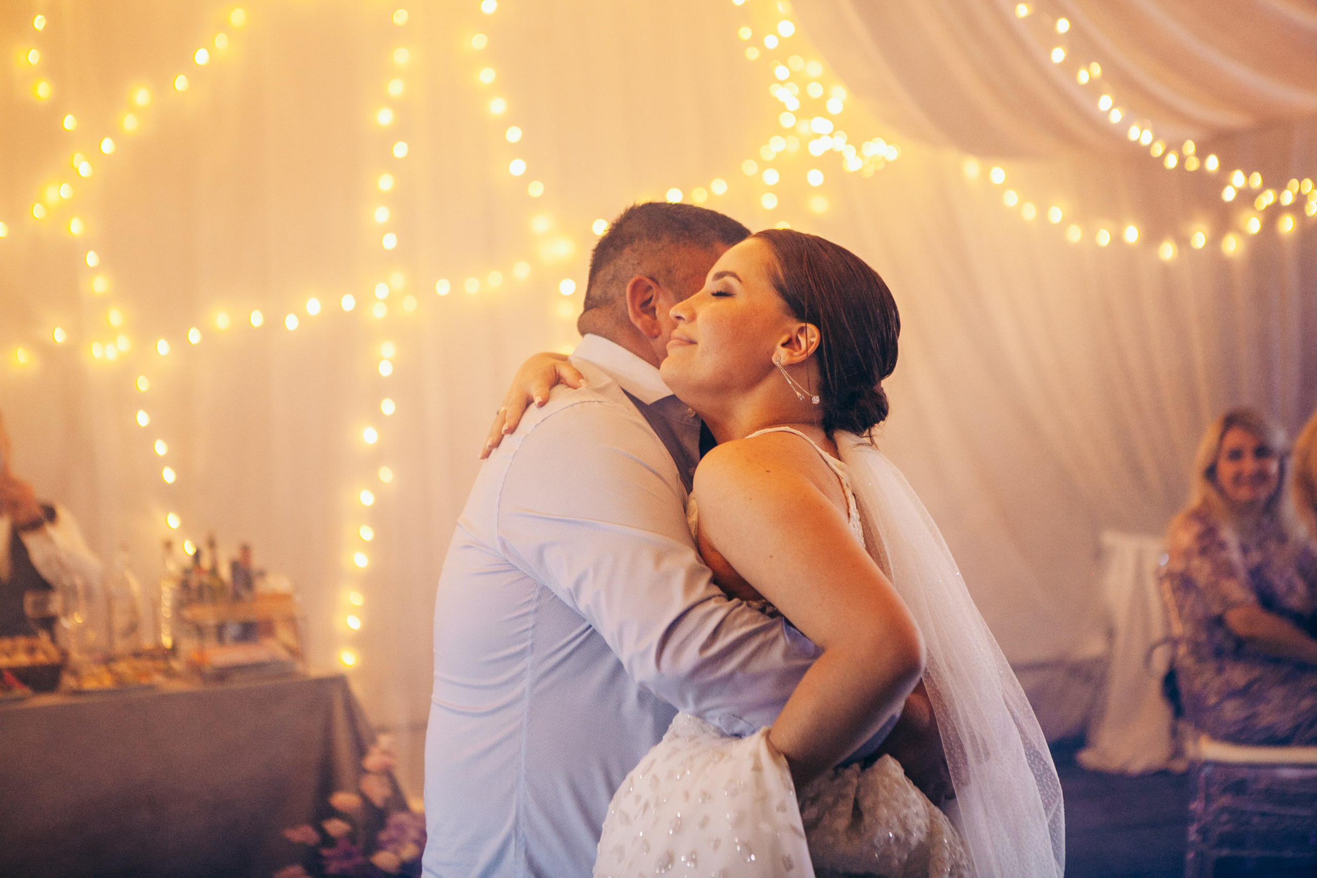 Свадебная фотосессия в отеле hartwell hotel и на патриарших прудах. Фотограф Ольга Ефремова