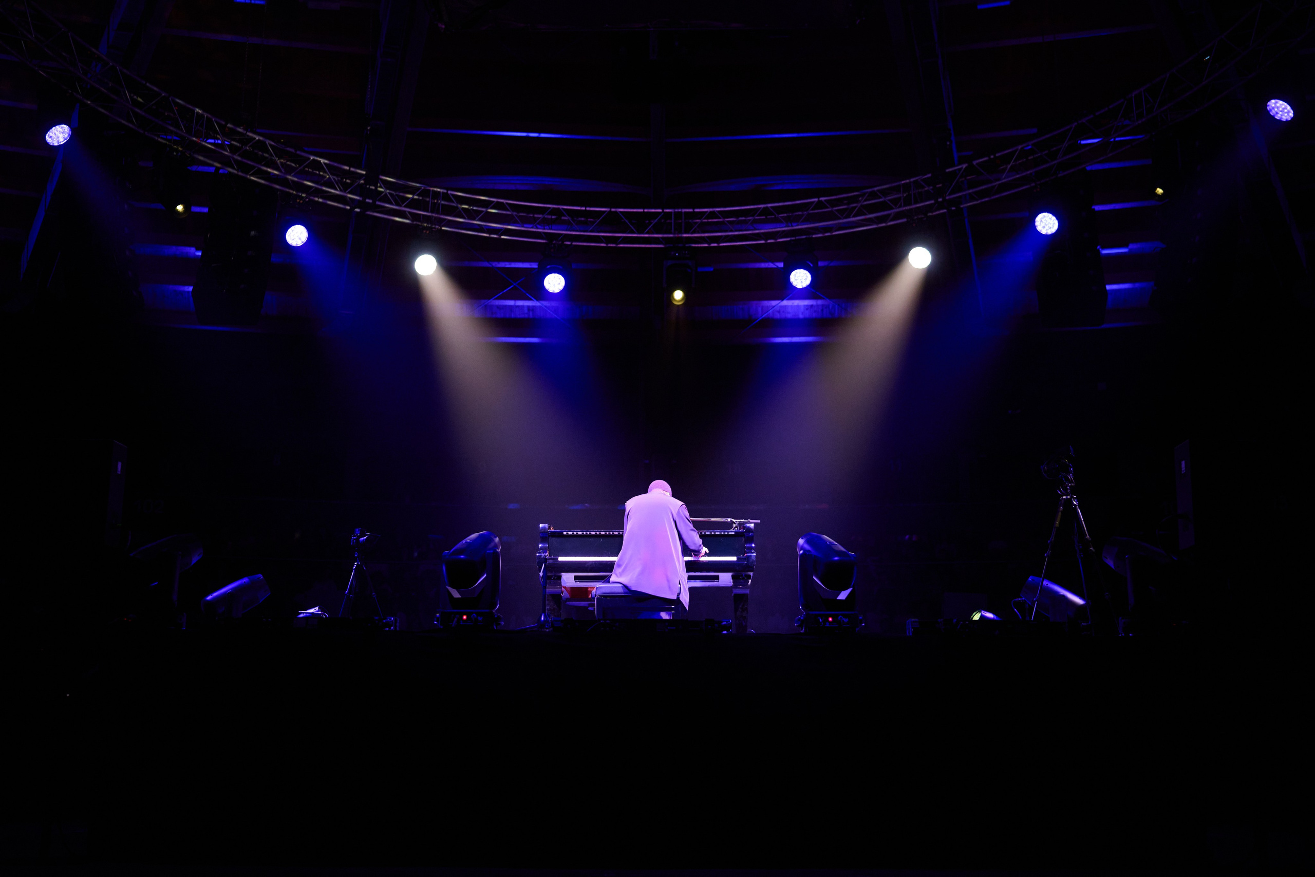 Фортепианный концерт монаха Авеля в Лахта-холл. Профессиональная репортажная фотосъёмка мероприятий в Санкт-Петербурге