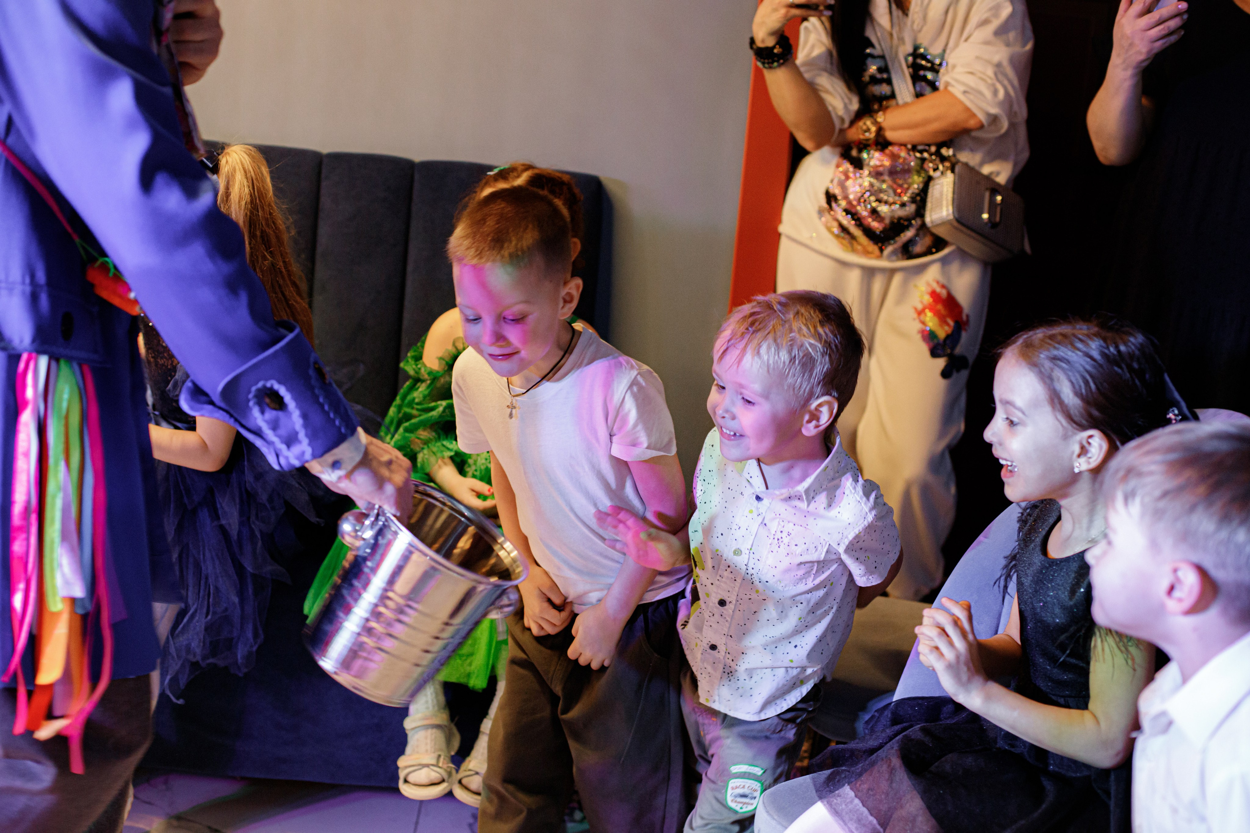 ASIA'S BIRTHDAY PARTY. Photokarish