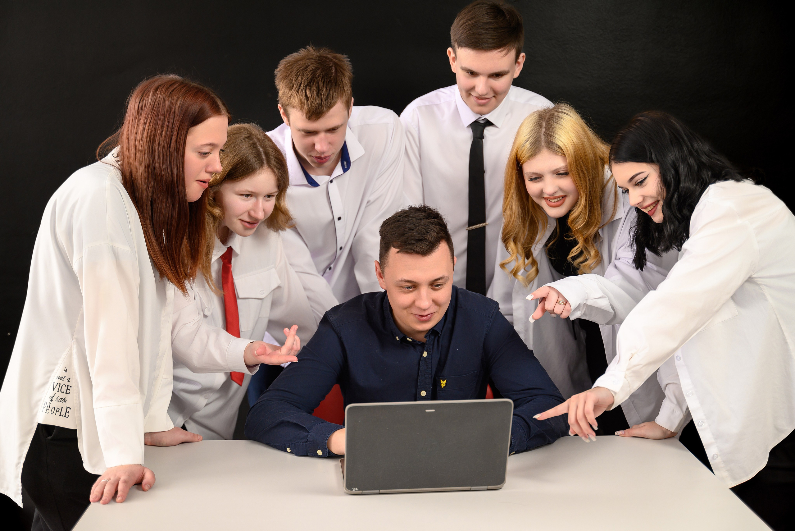 Альбомы для выпускников 9 11 классов. Выпускные альбомы в Туле и Тульской области для школ и детских садов