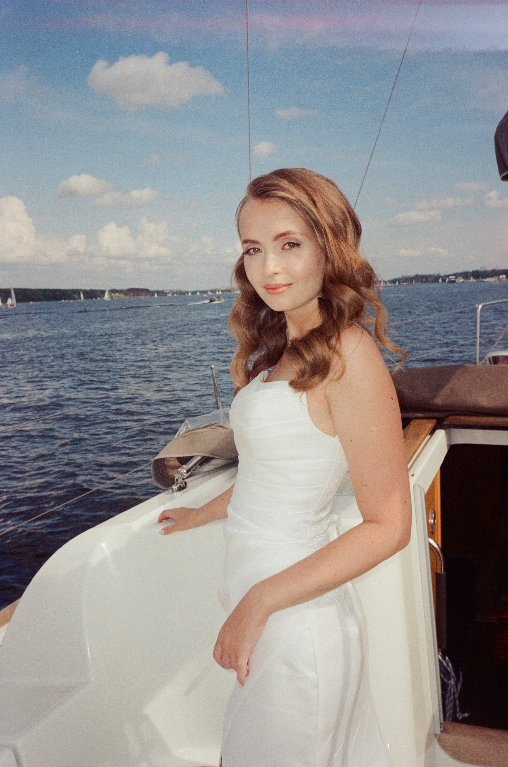 Фотограф на фотосъемку на пленку в Москве. Пленочный фотограф в Москве