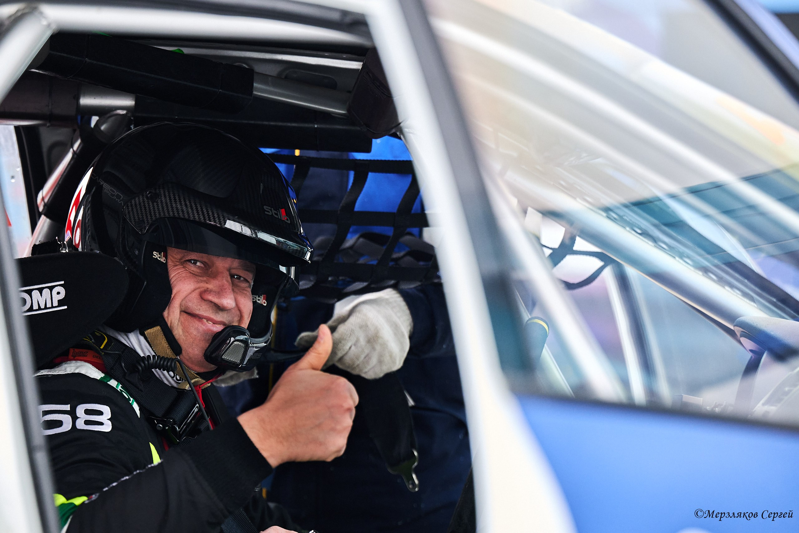 Трековые автогонки на льду Чемпионат России. Спортивный репортажный фотограф в Ижевске Сергей Мерзляков