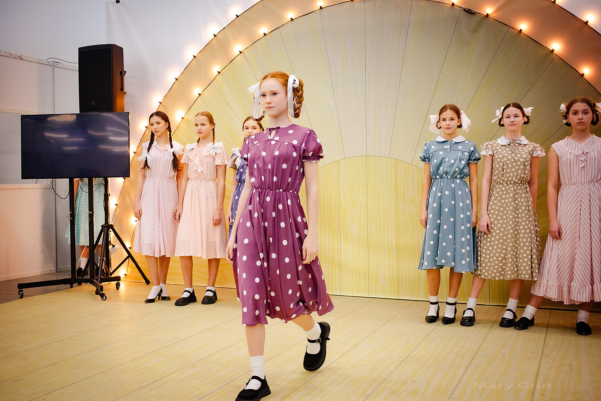 Показ моды 40х лет. Православная ярмарка 2025. Детский и семейный фотограф, фотограф мероприятий Нижний Новгород