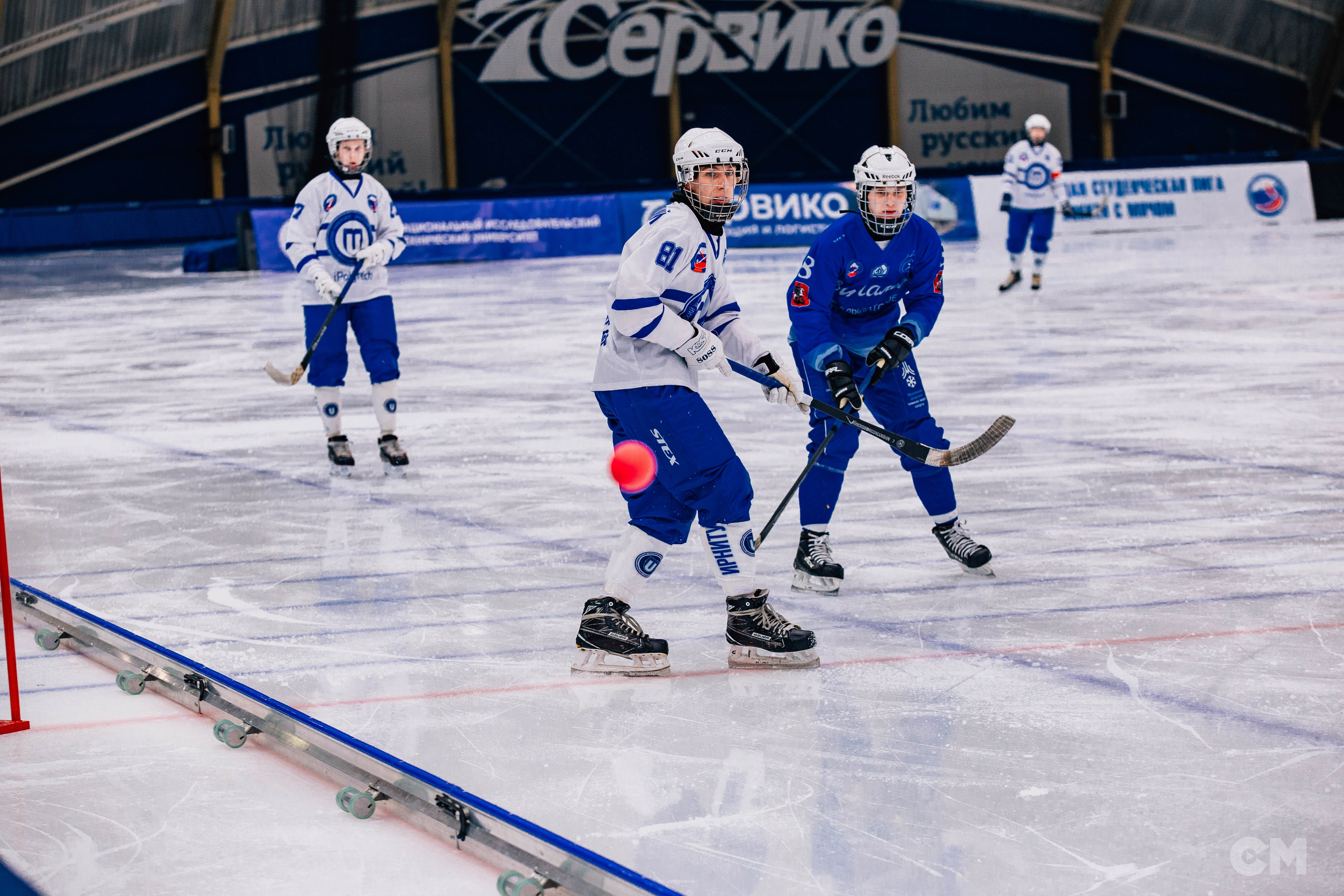 Чемпионат Студенческой спортивной лиги. Ковалёв хоккея с мячом. Репортажный фотограф в Иркутске — Ярослав Ковалёв