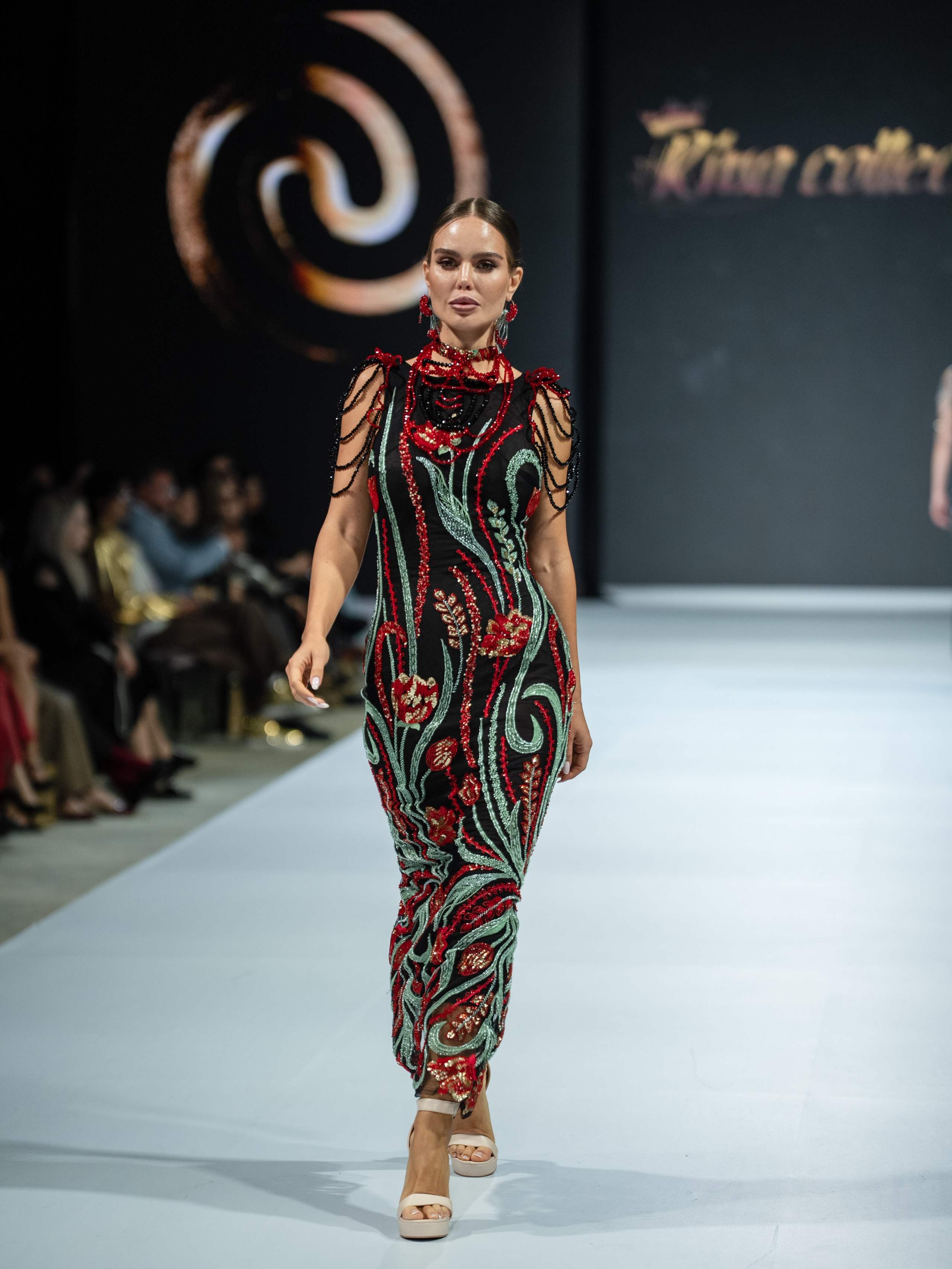 EURASIAN FASHION WEEK Rina Collection. Сайт Алматинского НЮ АРТ, будуар и фэшн фотографа Дениса Карпенко