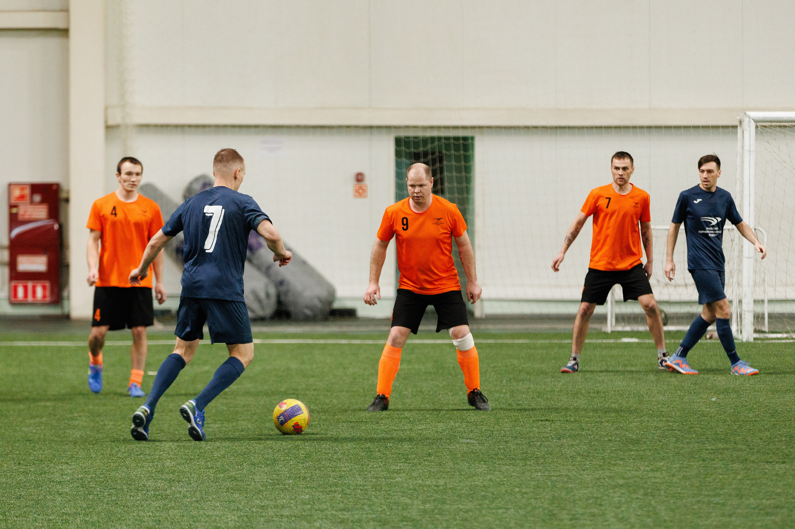Фотограф на корпоративный футбольный турнир. Контент для бизнеса в Екатеринбурге Полдень Медиа