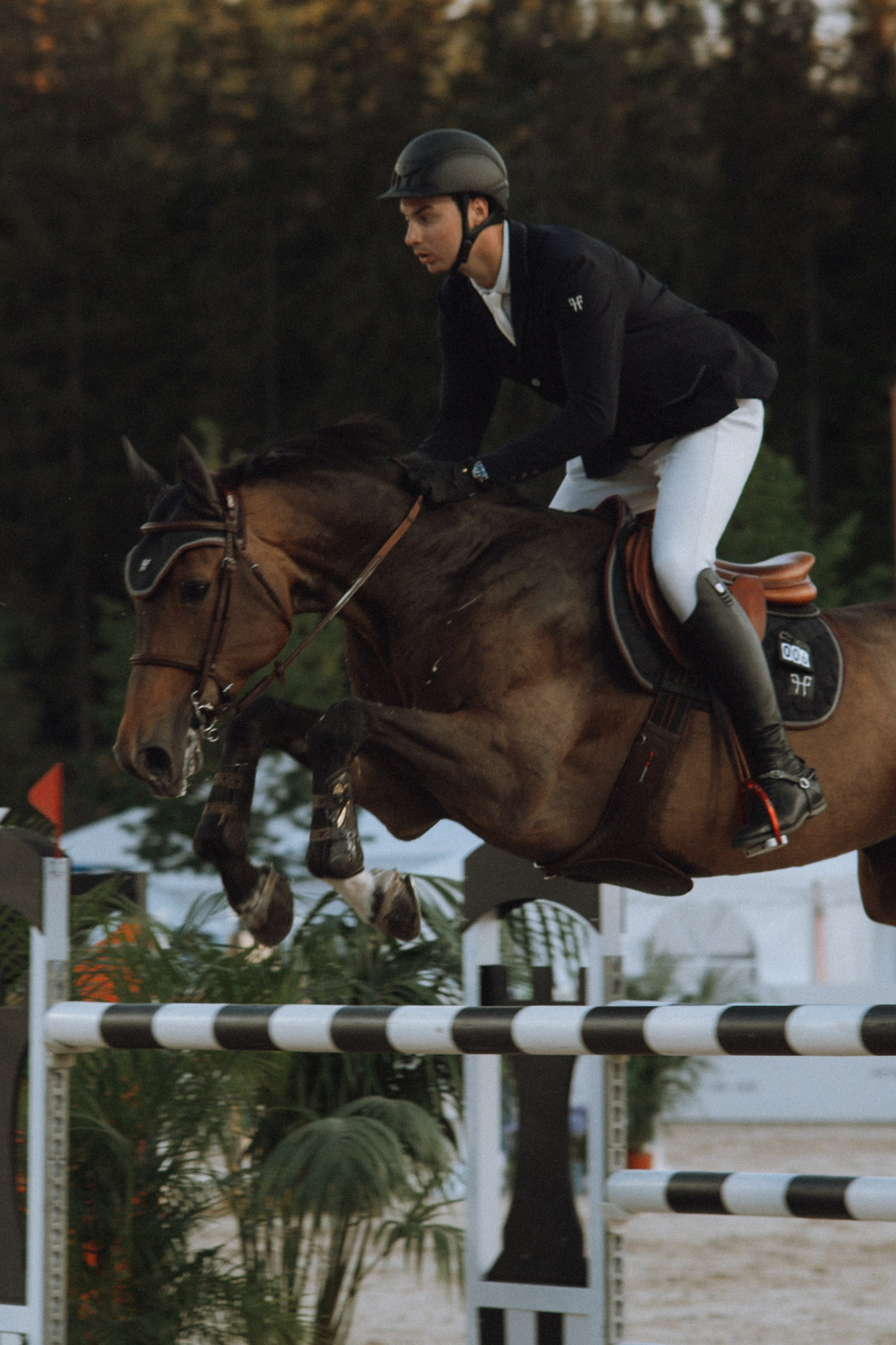 Emerald Stables CUP 2025. Бэкстейдж и репортажный фотограф в Москве Артем Онацко