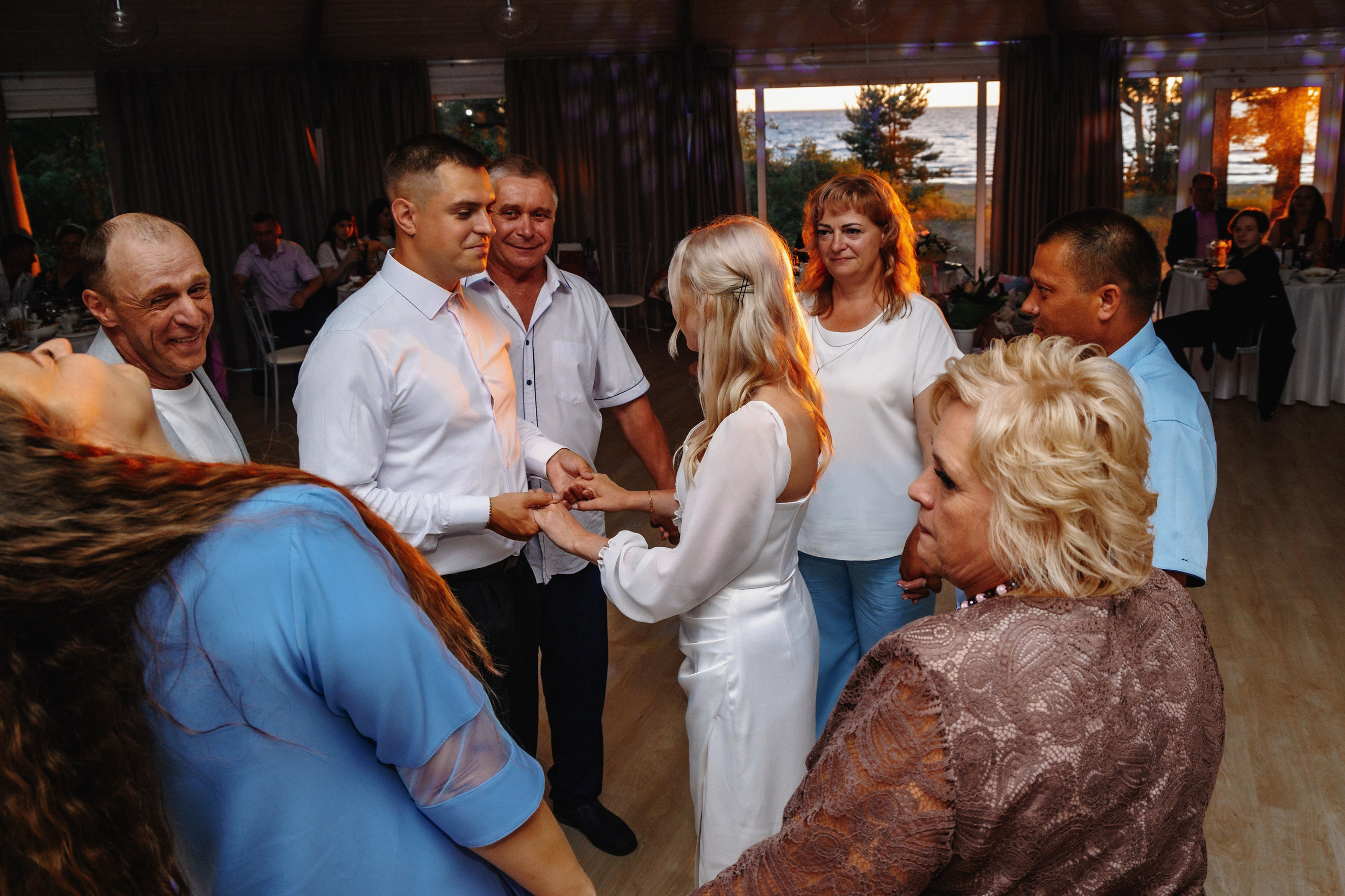 Максим и Ирина на базе Заостровье банкет. Свадебный и семейный фотограф в г. Волхов Алексей Кочерыжкин