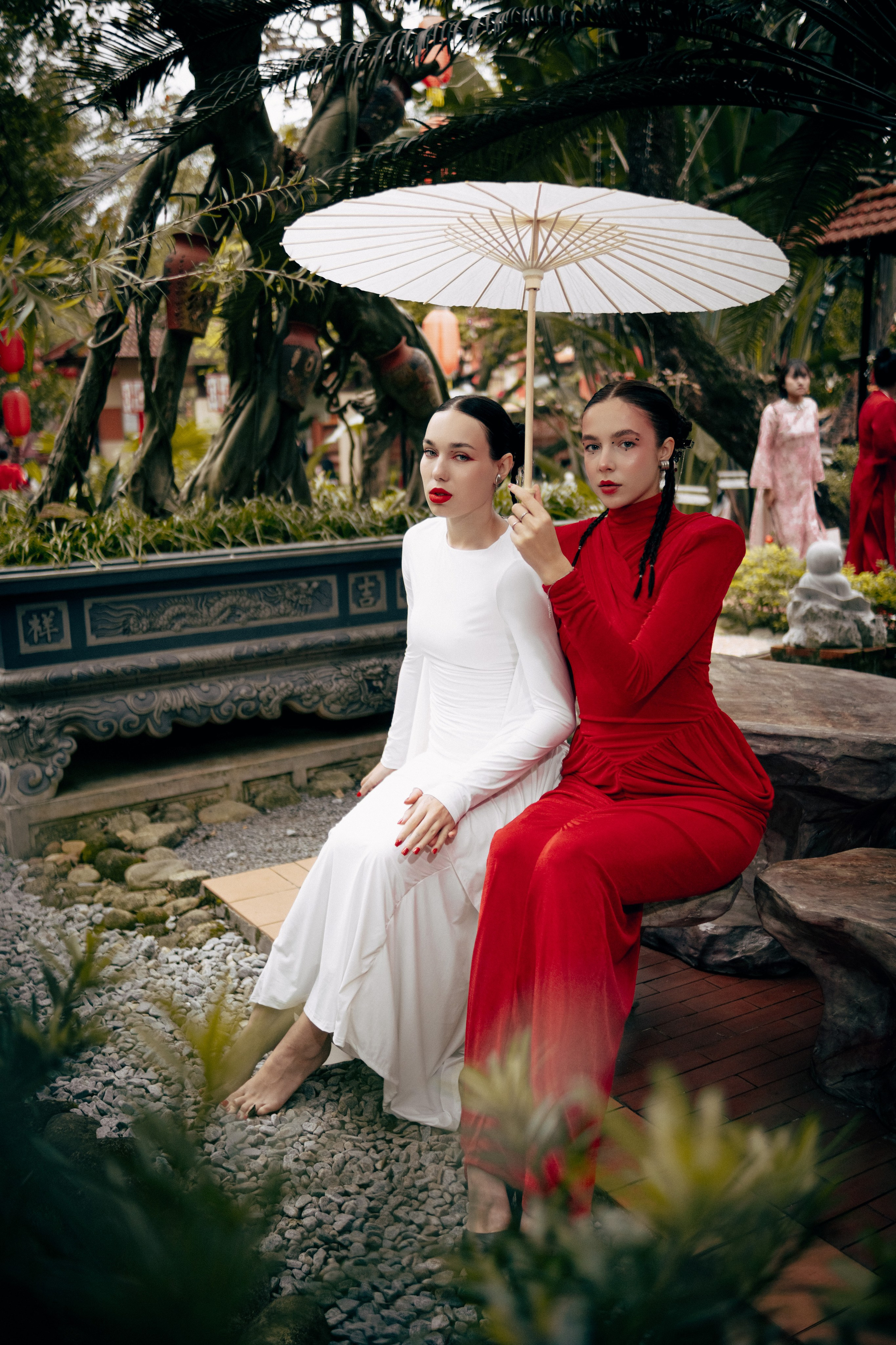 Валерия и Анна. Da nang Photographer Sergey Zelēnkin