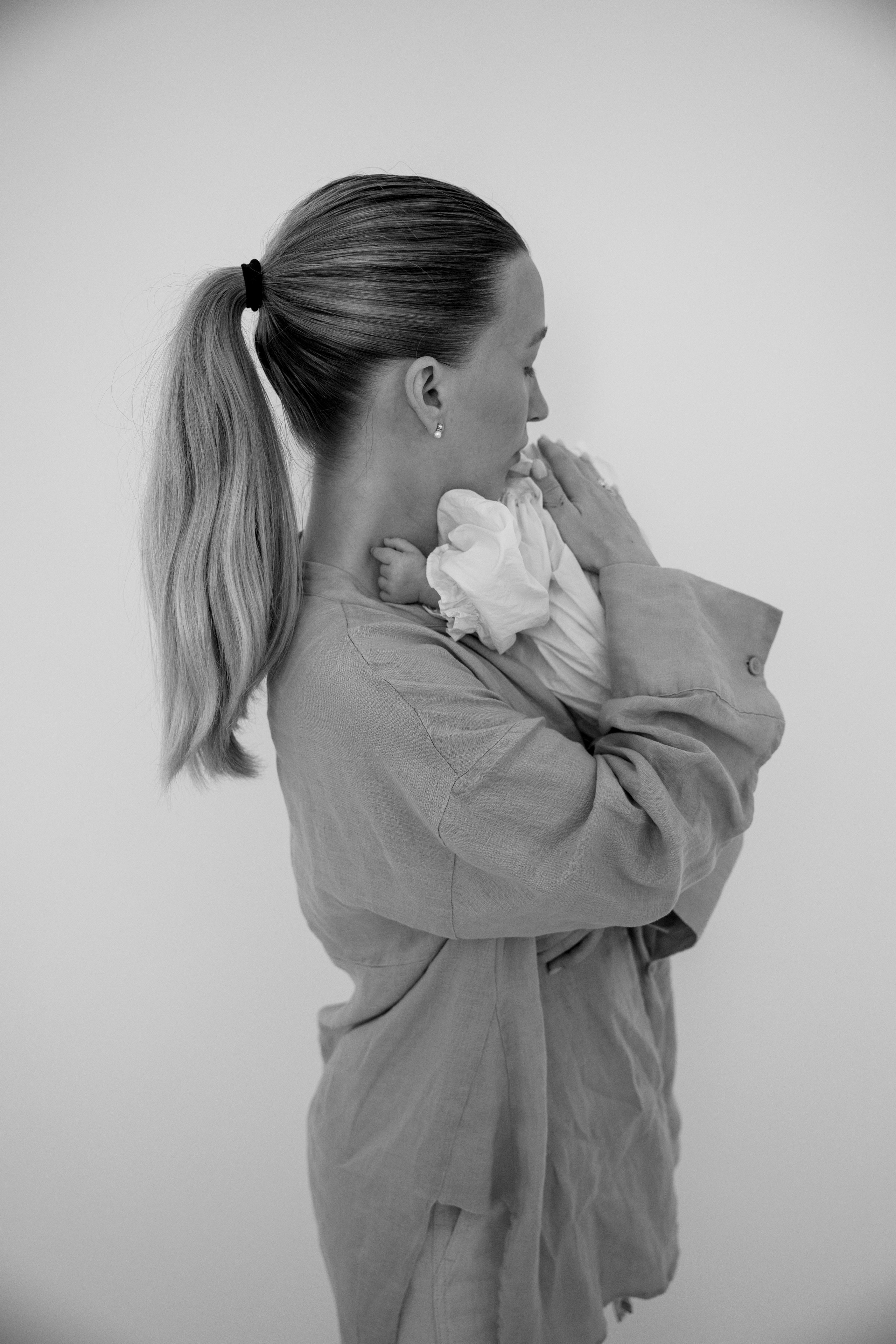 New born family photoshoot at home. Wedding and family photographer