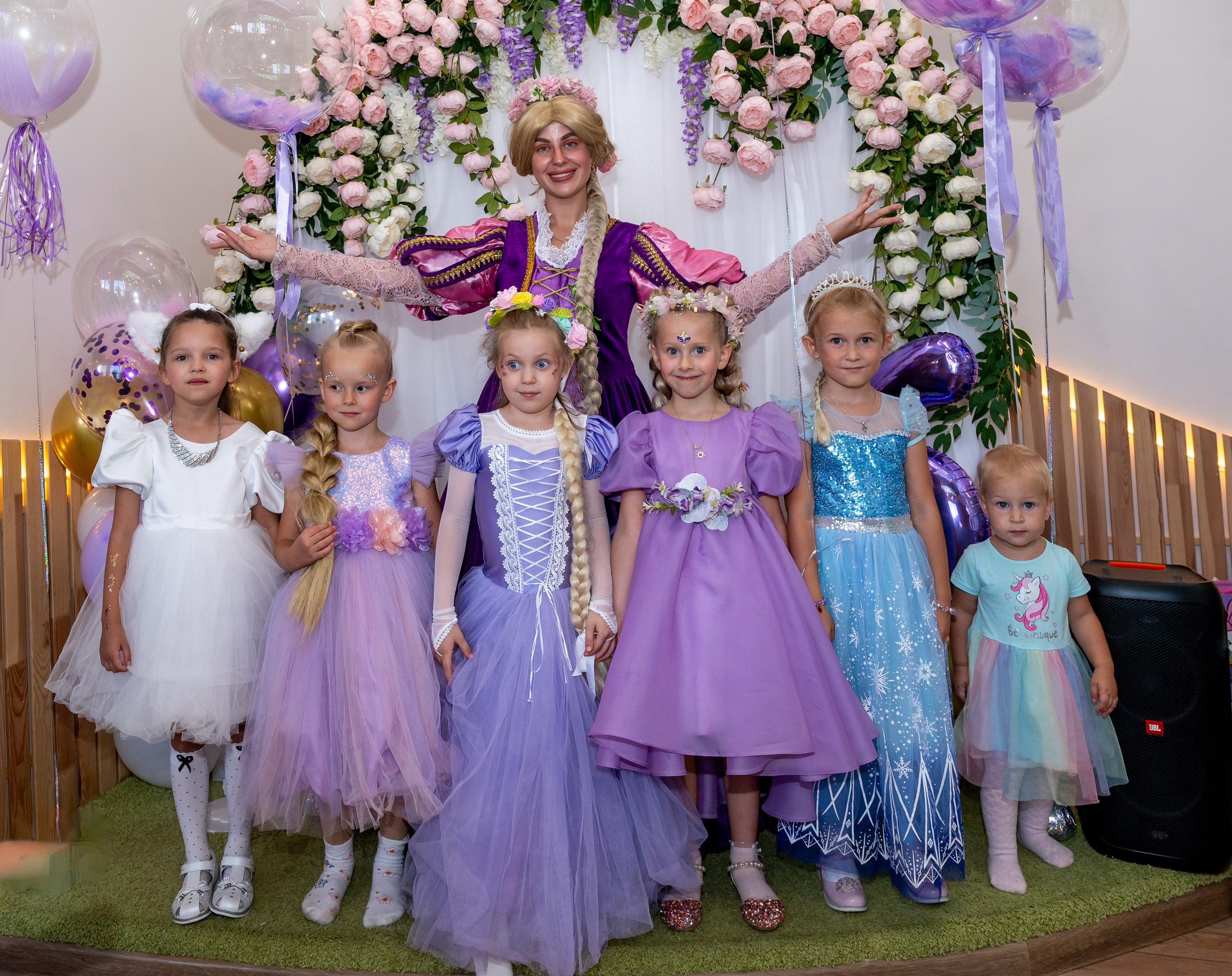 ДР в лофте с фокусником