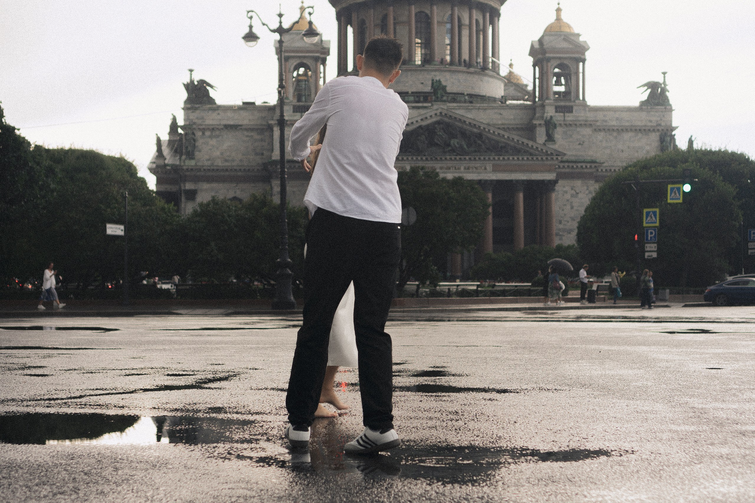 СВАДЕБНАЯ ФОТОСЕСИСИЯ В МЕТРО И ВОЗЛЕ ИСАКИЕВСКОГО СОБОРА В ДОЖДЬ. Профессиональный фотограф, Санкт-Петербург — Виктория Богомолова