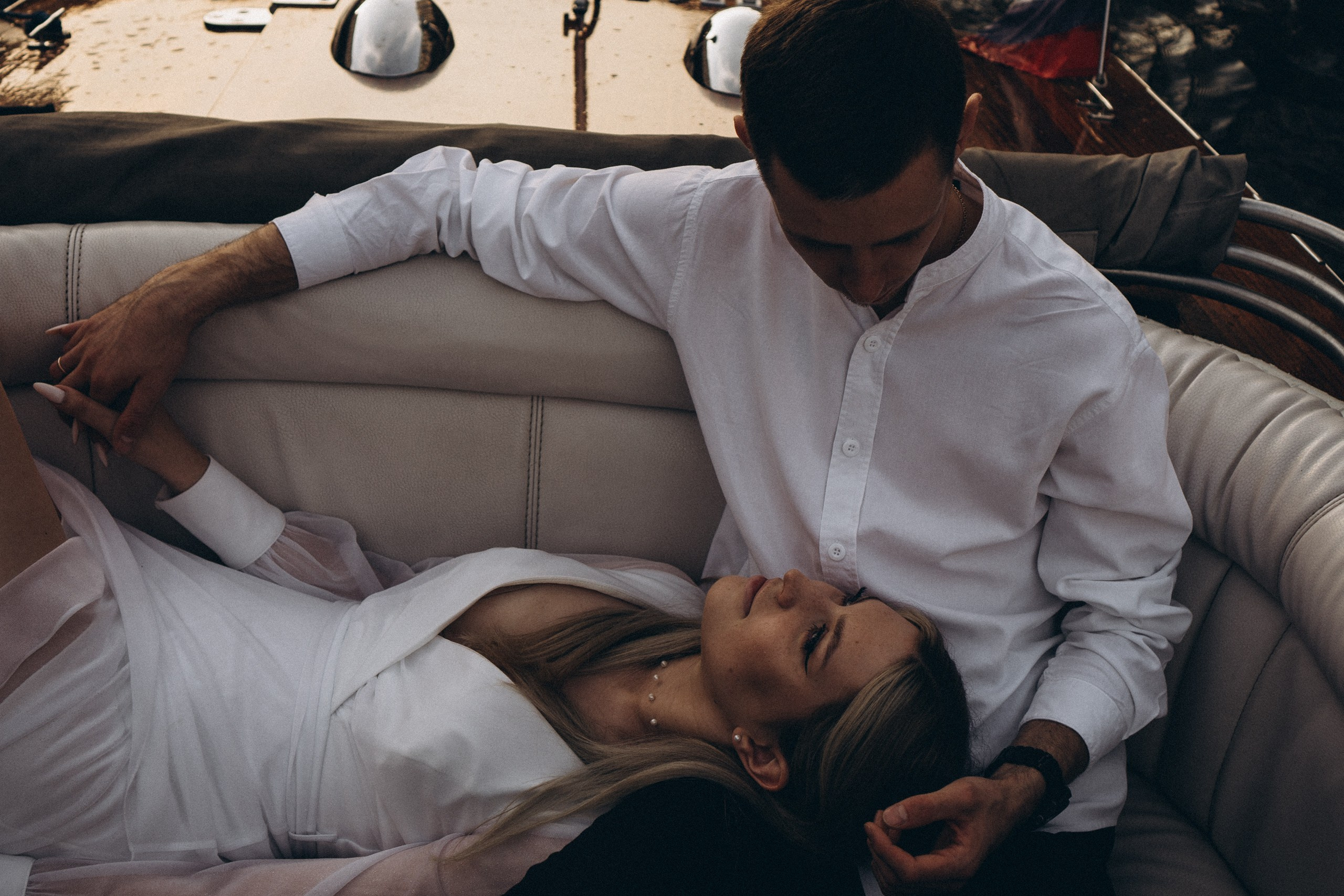 СВАДЕНБНАЯ СЬЕМКА НА КАТЕРЕ ПО КАНАЛАМ САНКТ-ПЕТЕРБУРГА И В АКВАТОРИИ НЕВЫ. Профессиональный фотограф, Санкт-Петербург — Виктория Богомолова