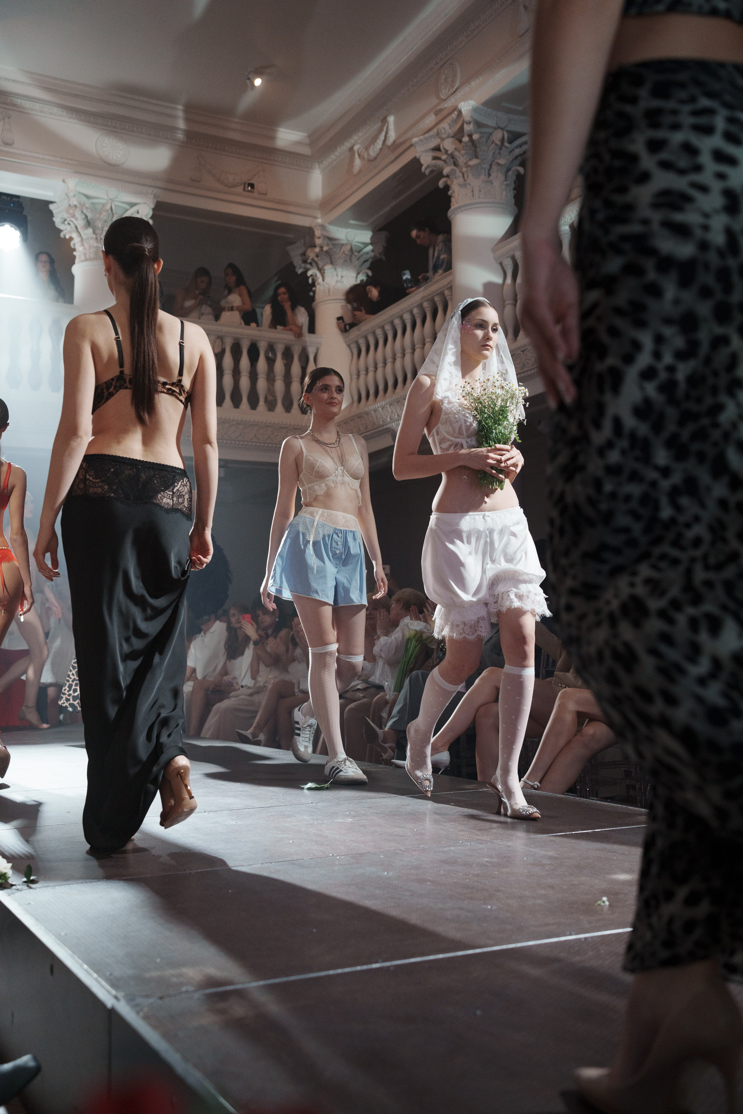 Репортаж |Модный показ Flower Inspiration |. Репортажный фотограф в Калининграде Екатерина Суханова