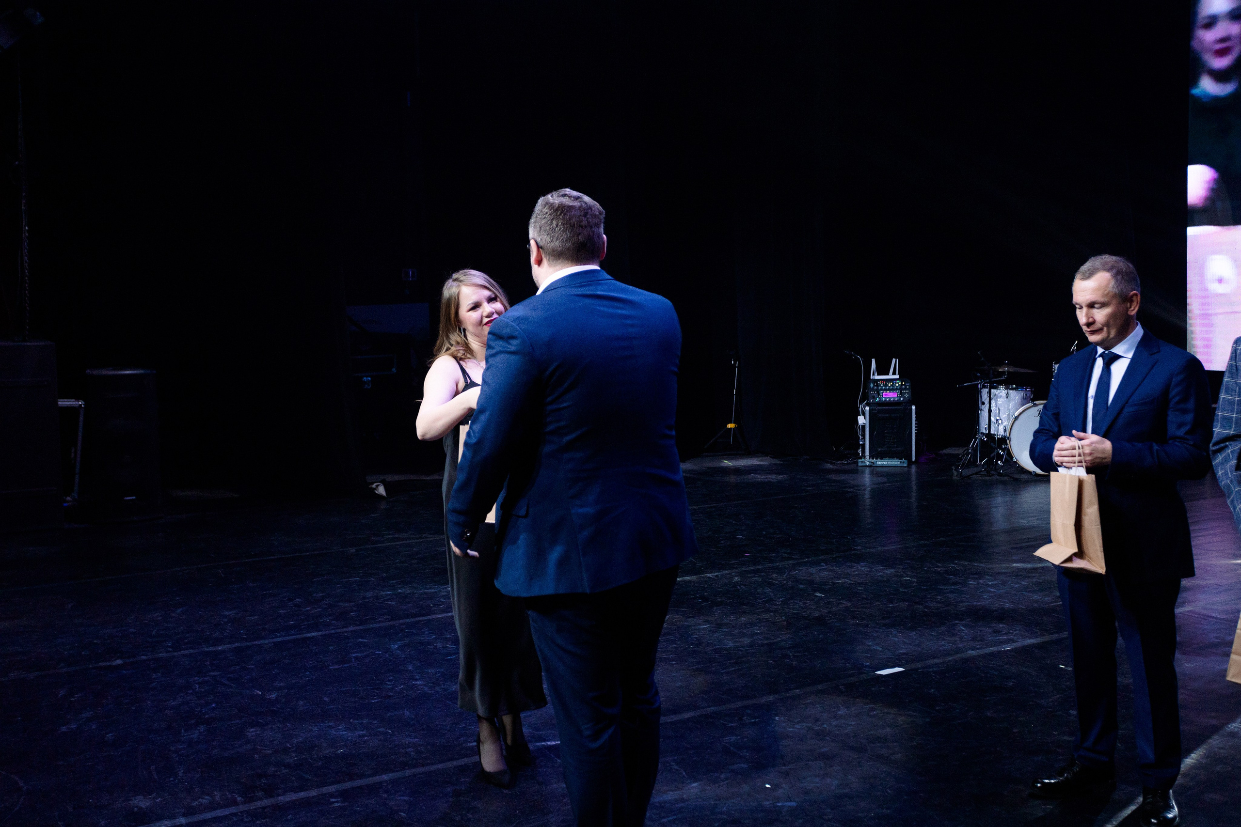 РЕПОРТАЖ: НОВЫЙ ГОД В ДК МЕТАЛЛУРГ. Профессиональный фотограф в Ижевске Леша Петров