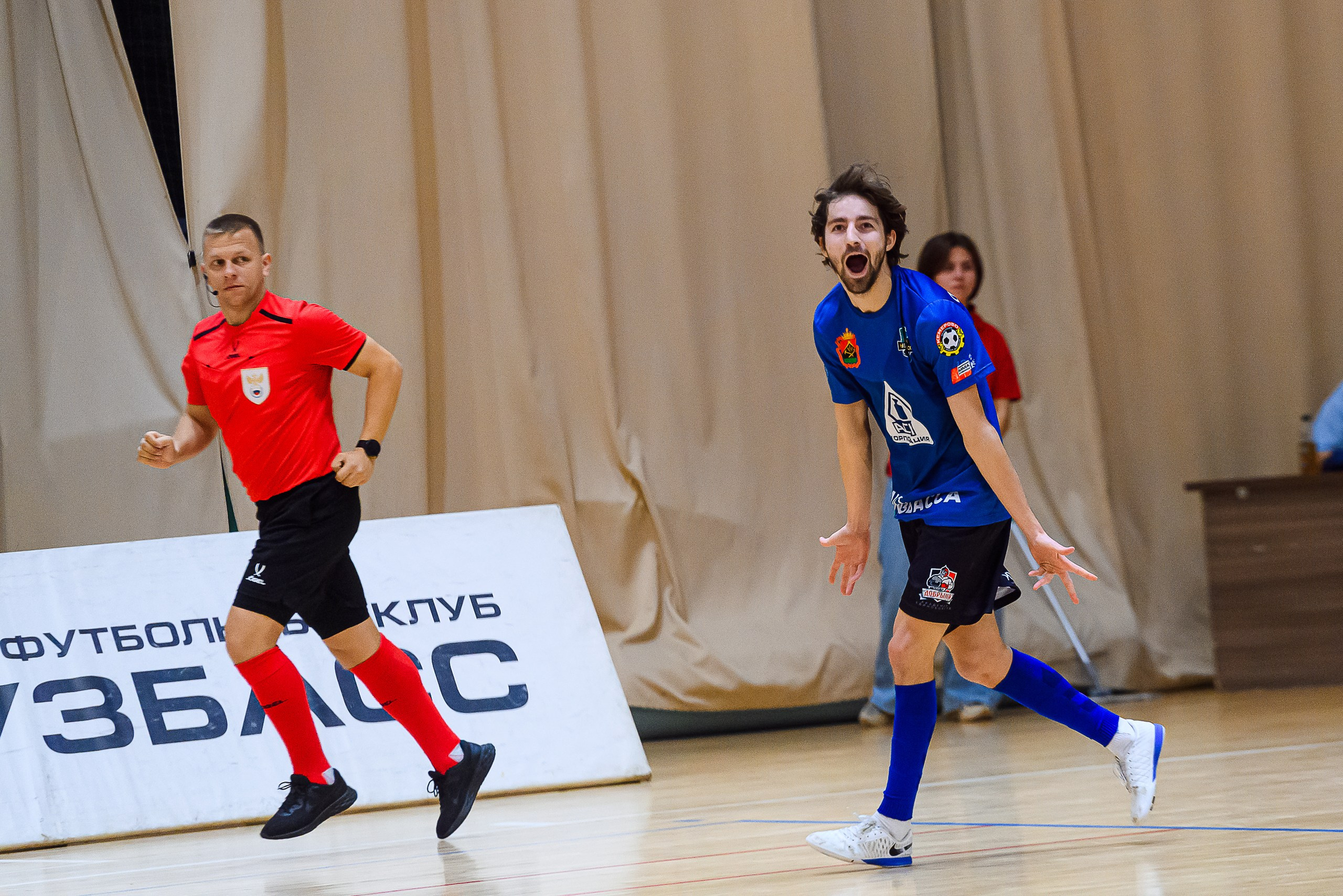 Высшая лига по футзалу — Сезон 2024-2025 — 2ой тур. Репортажный фотограф в Кемерово