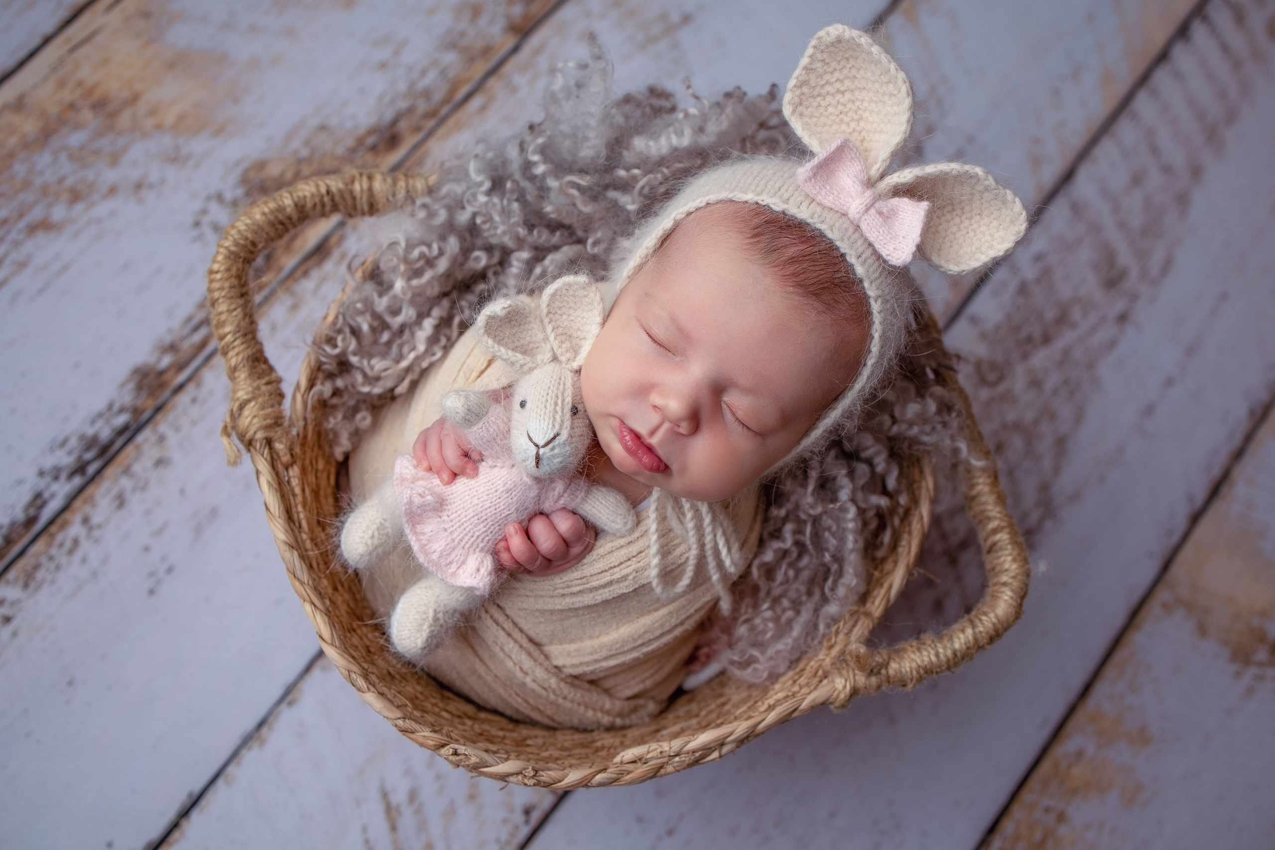 Нежная и милая фотосессия первых дней жизни Вашего ребенка в Минске. Фотограф новорождённых Минск — стоимость newborn фотосессии в Минске