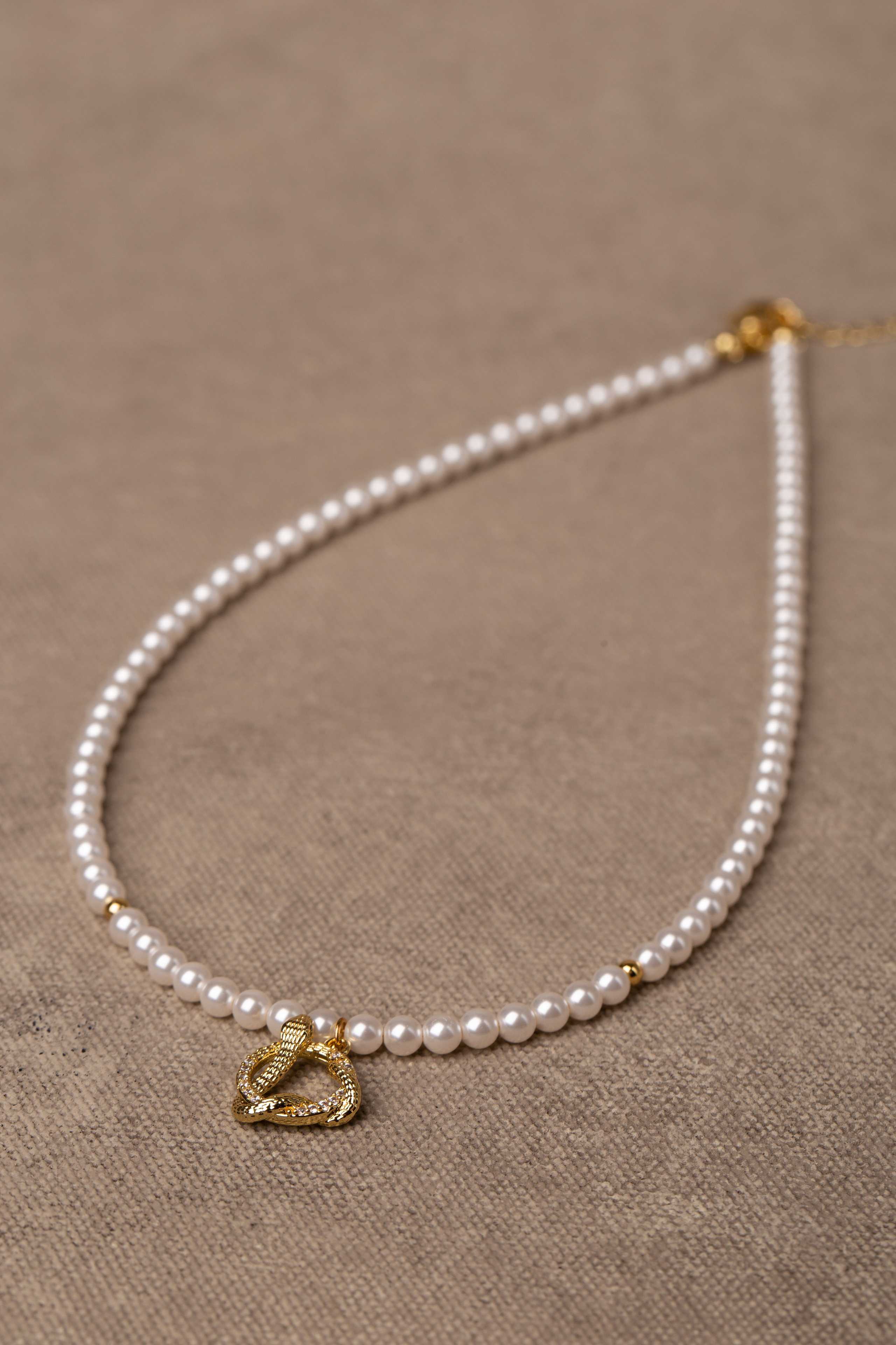 Съемка украшений для Виктории Лиос. Предметный и фудфотограф в Сочи Дарина Погодаева