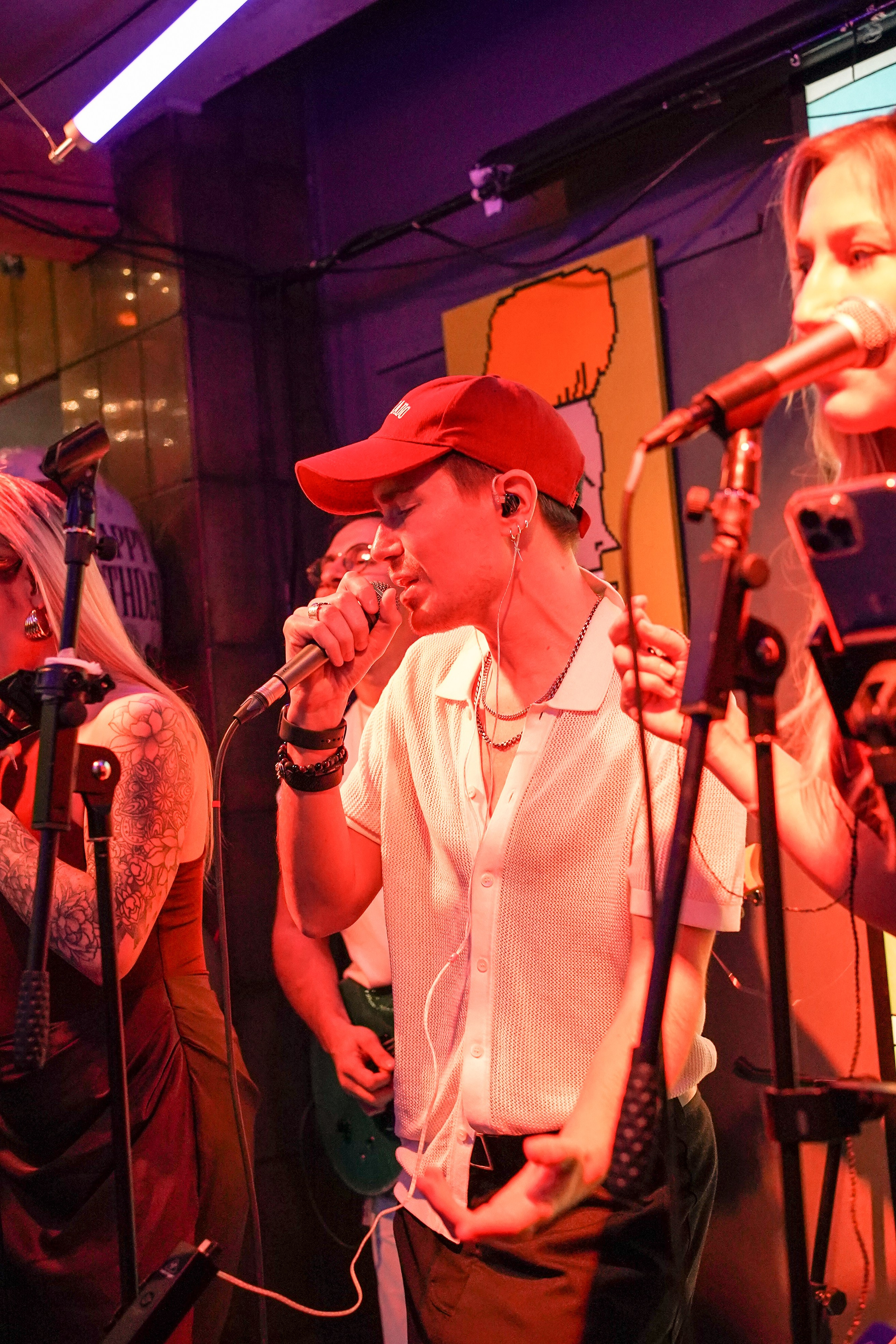 Бар Собаки в тумане. Фотограф