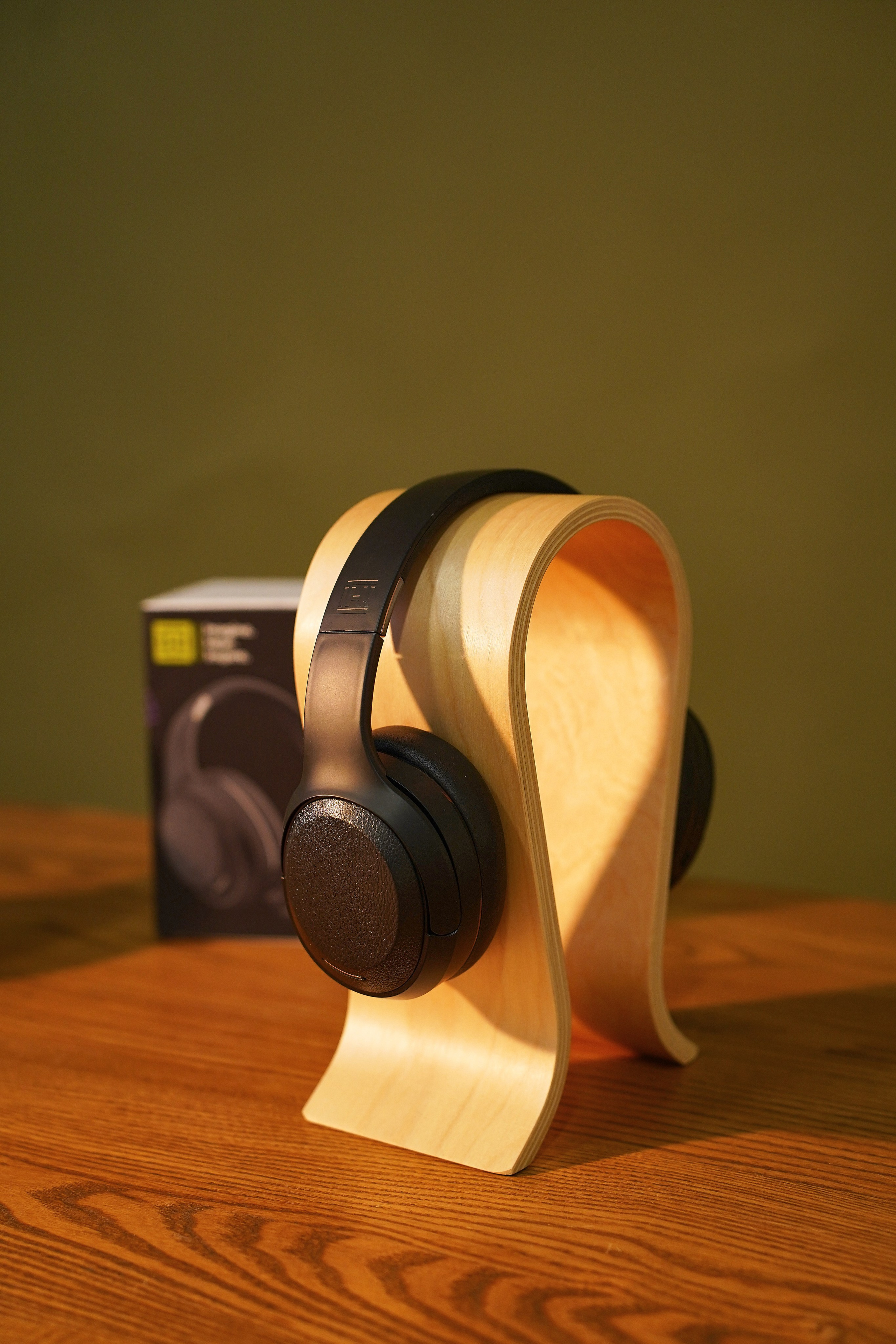 Наушники в интерьере. Фотограф