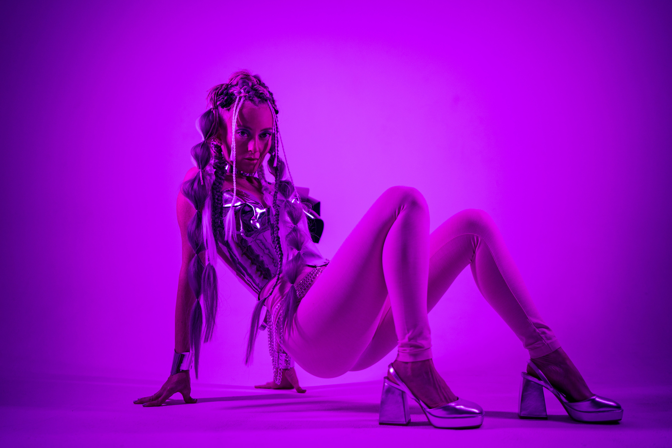 Съемка в неоновом свете. Каталожная и промышленная съемка в Москве Александр Плонский