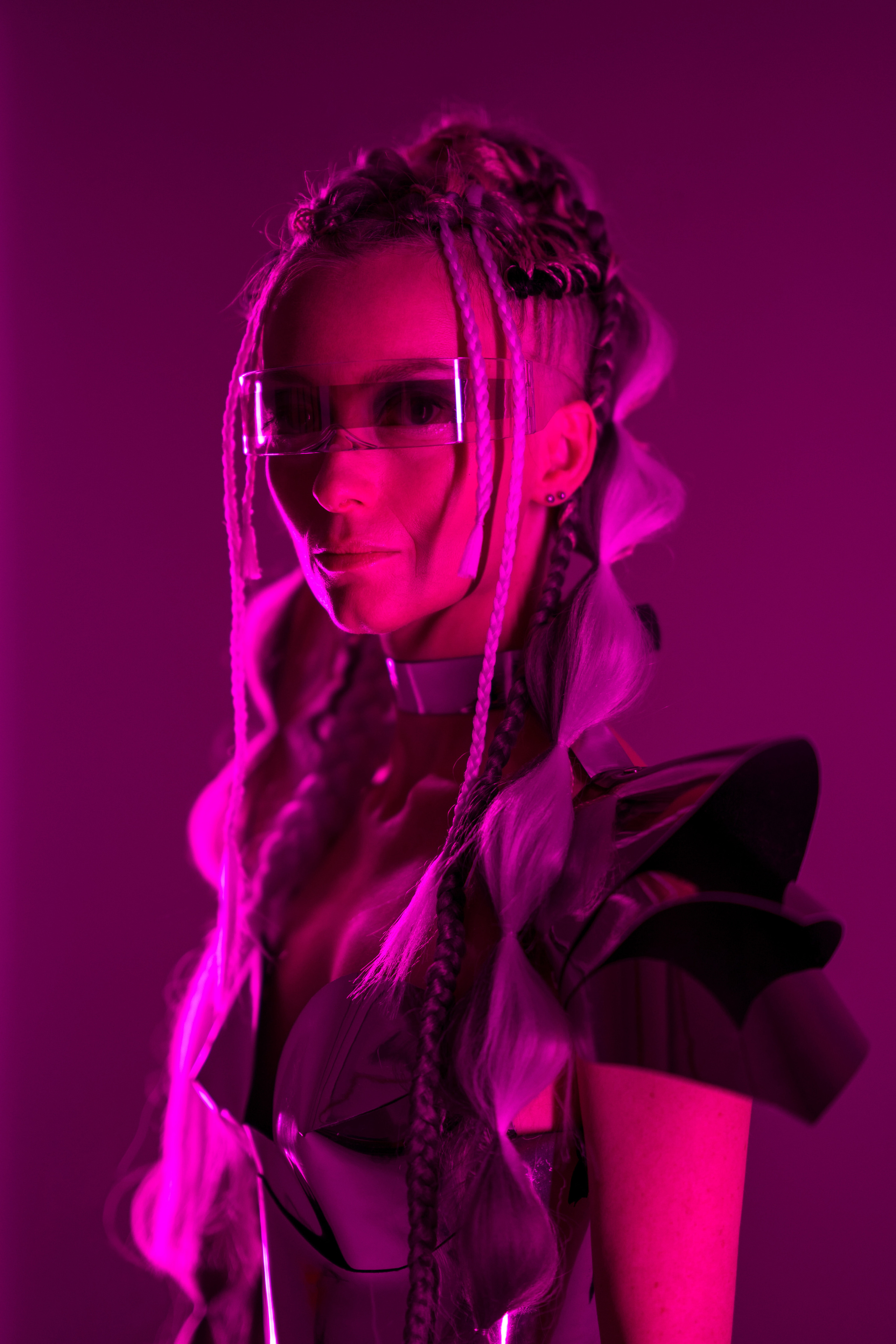 Съемка в неоновом свете. Каталожная и промышленная съемка в Москве Александр Плонский