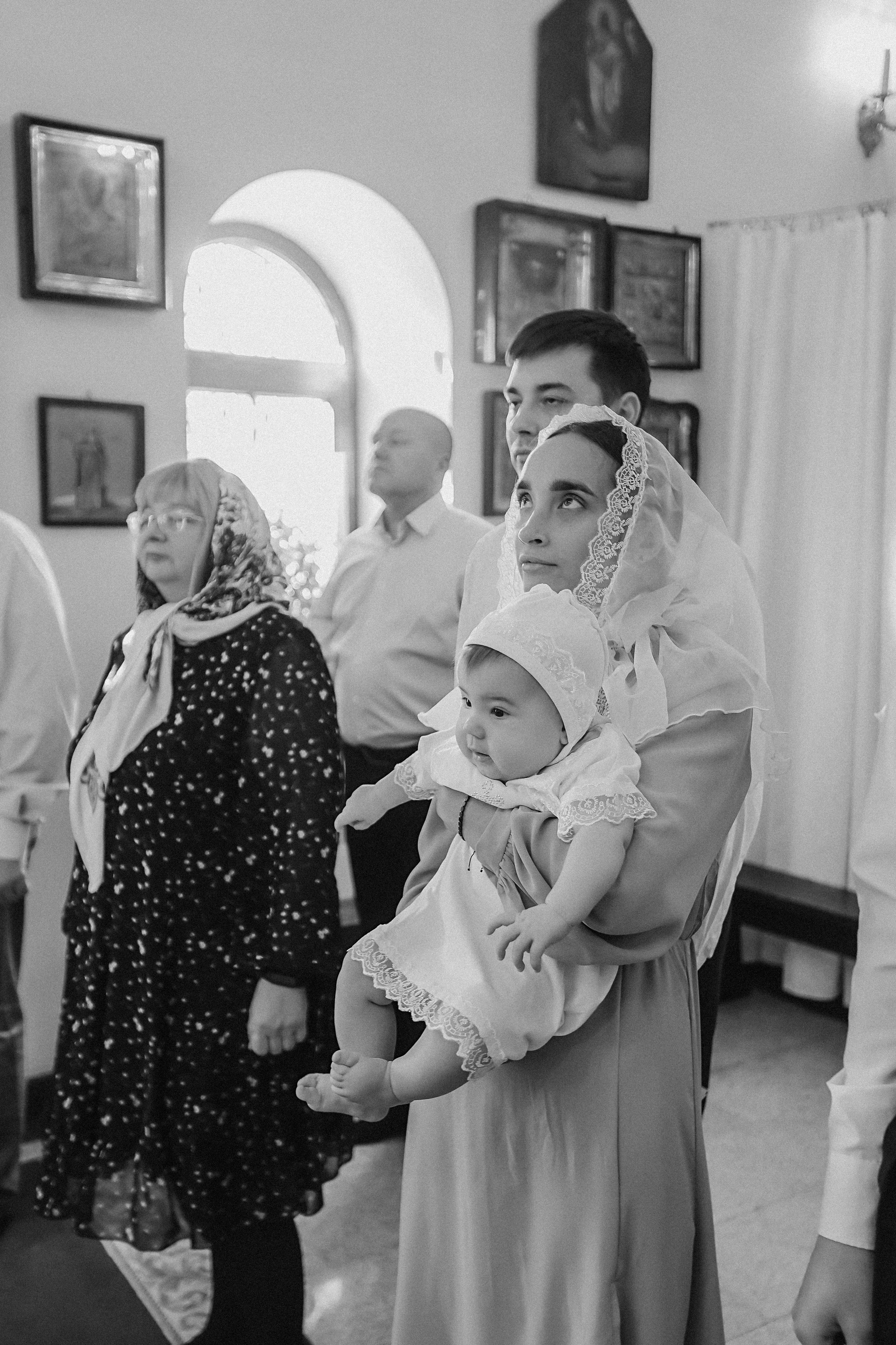 Крещение круглая церковь. Семейный фотограф Тюмень, фотограф на роды Салмина Мария