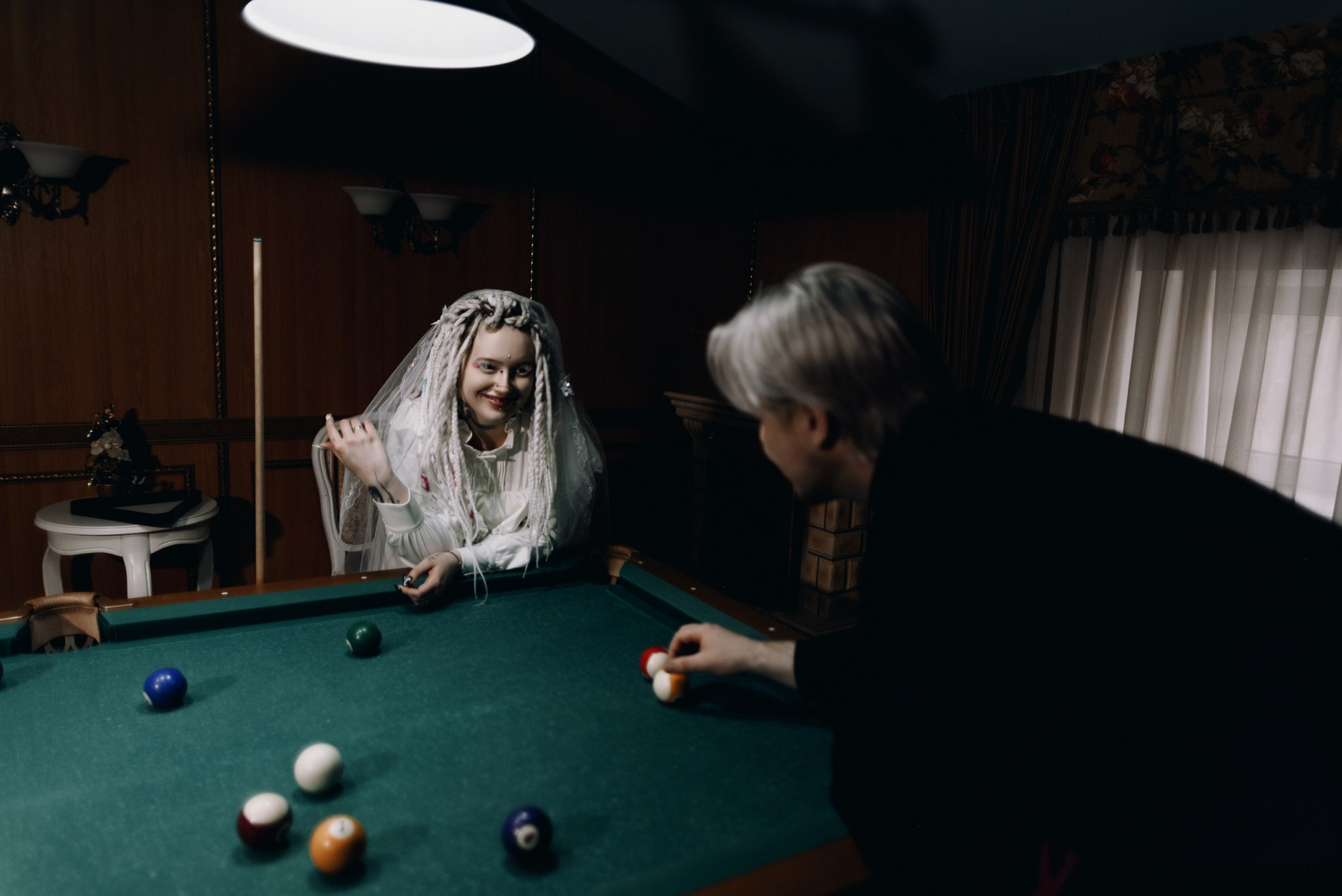 Свадьба для двоих в Тюмени — фотосессия в ЗАГСе, кафе и отеле. Портретный фотограф Тюмень Дарья Мустафина