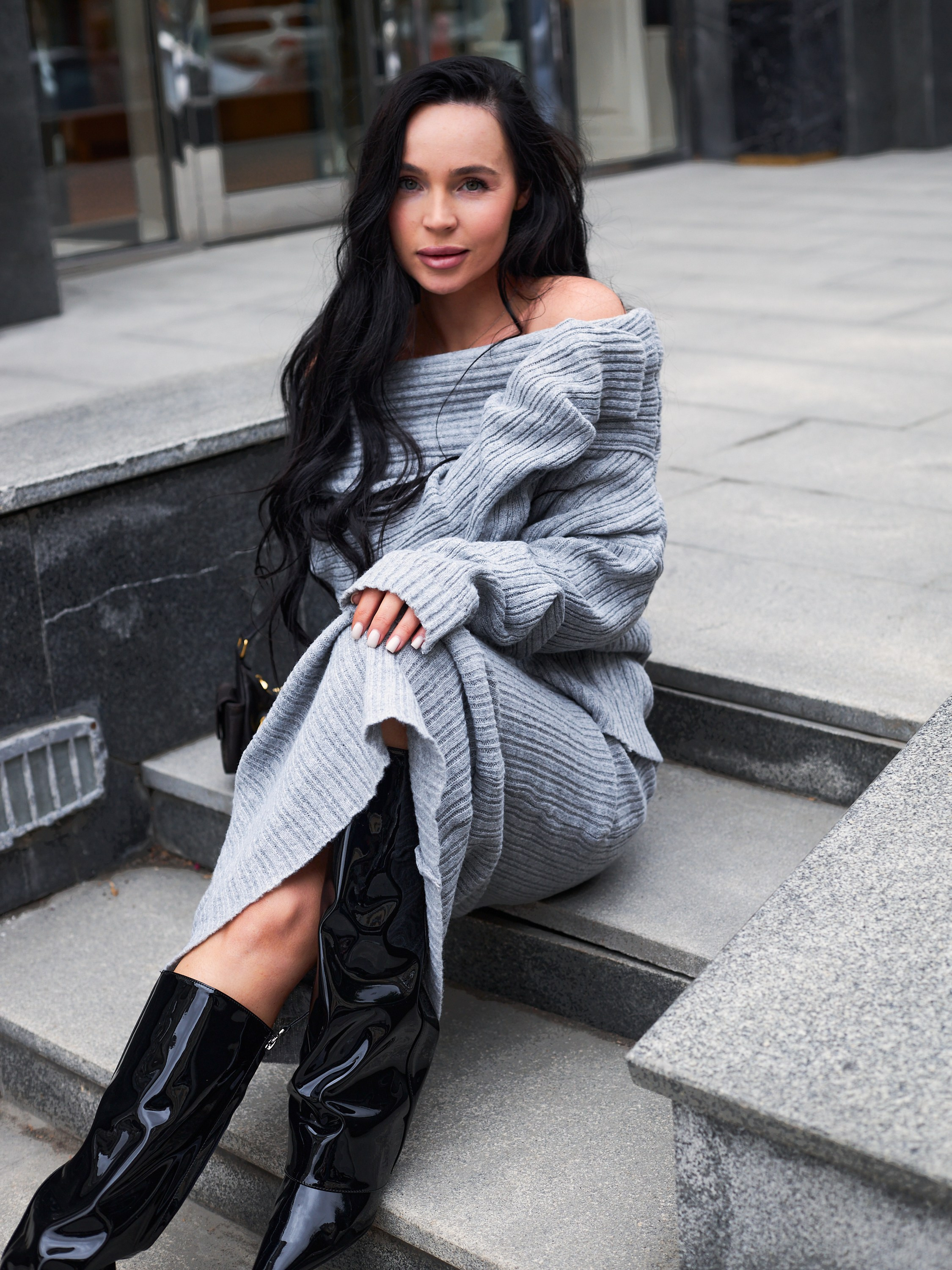 Фотосъемка теплых платьев Екатеринбург Wildberries ВБ Ozon Озон фотосессия одежды Екб заказать цена фотосъемка товара WB трикотаж карточки. Фотограф Екатеринбург Анастасия Жерновская | Маркетплейсы и нейрофото