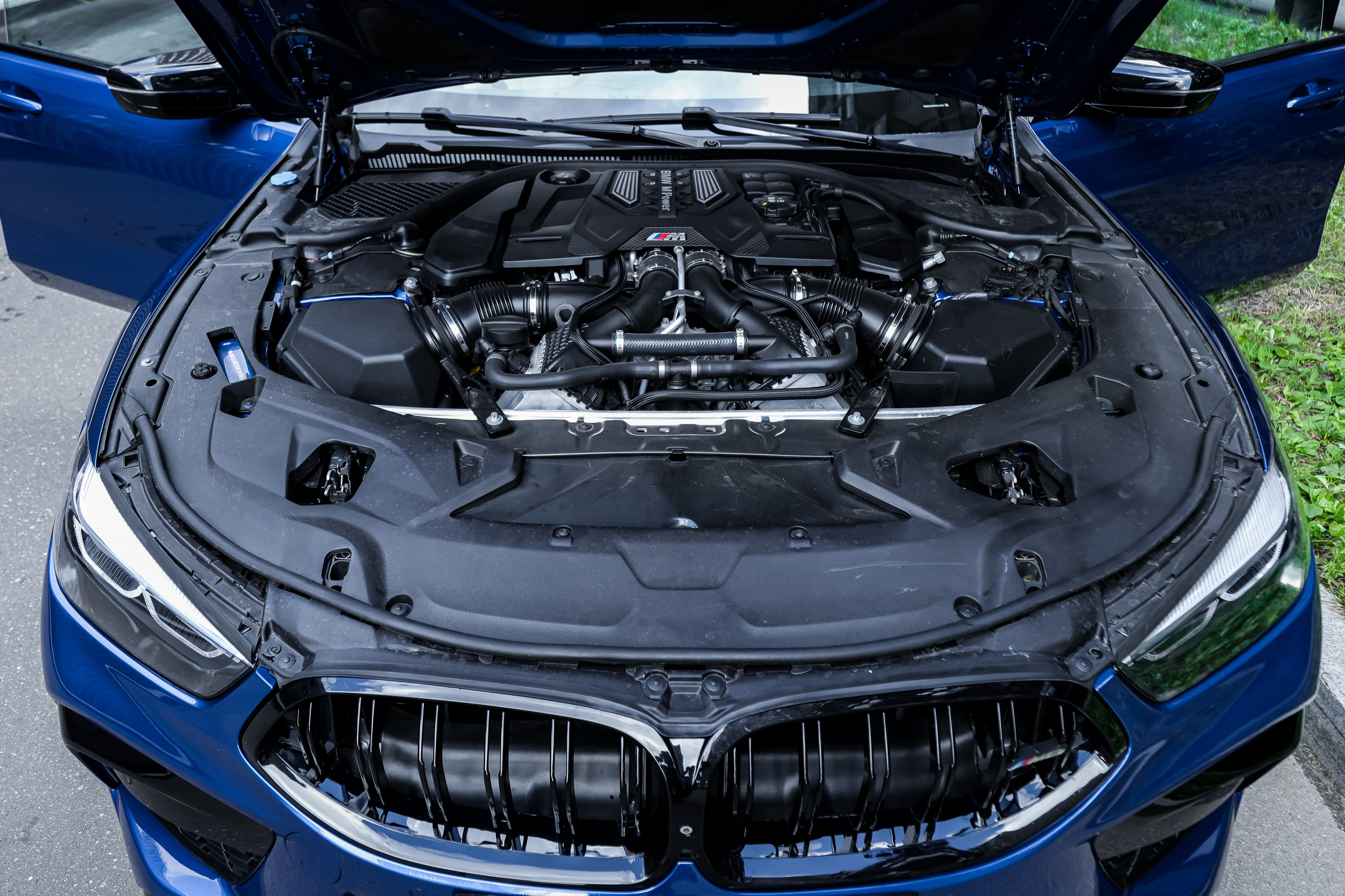 2022 BMW M8 COMPETITION RESTYLING FROM USA $145,000 / 17,500 KM ODOMETER. Mixturecaptures