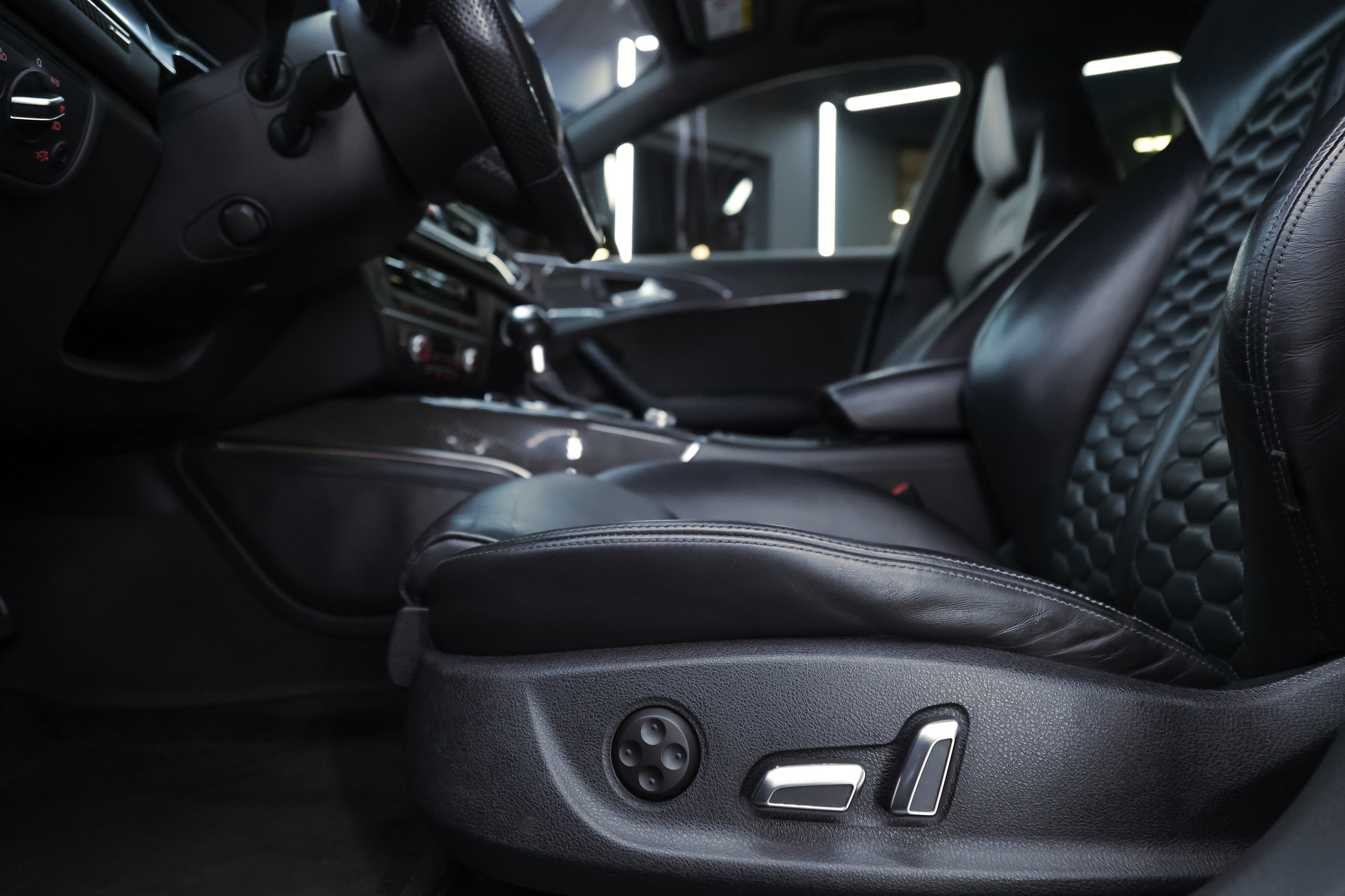 2017 AUDI RS6. Mixturecaptures