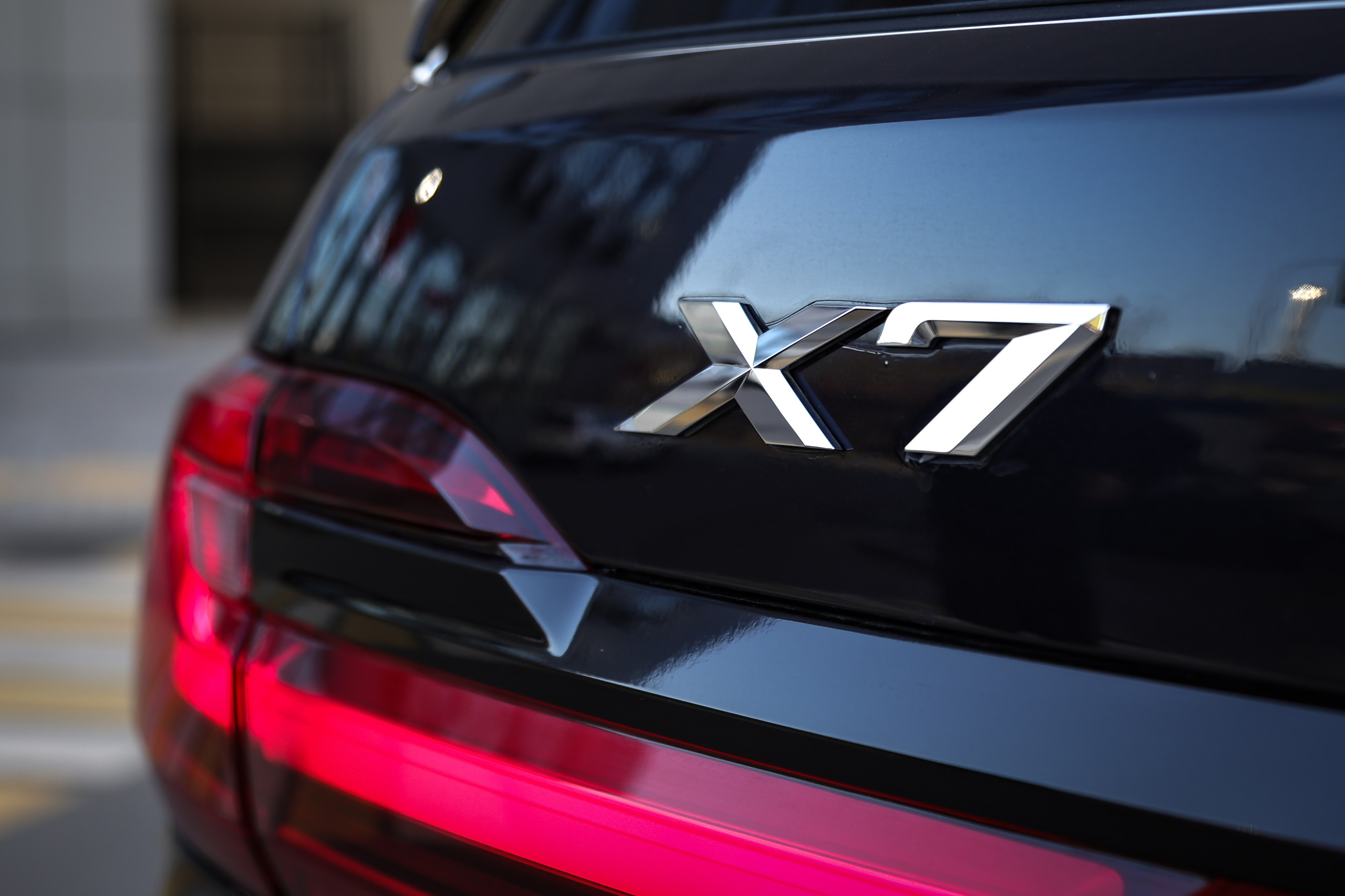 2020 BMW X7 XDrive 40i. Mixturecaptures