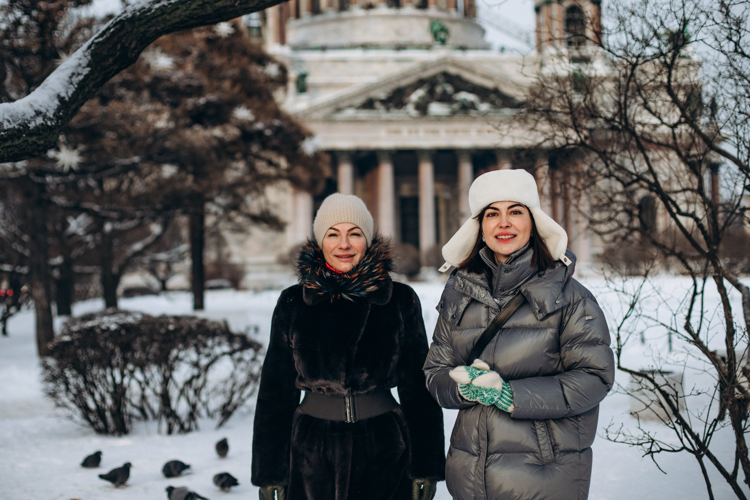 Мария с мамой в январе. Фотопрогулка в Петербурге. Индивидуальный и семейный фотограф в Санкт-Петербурге