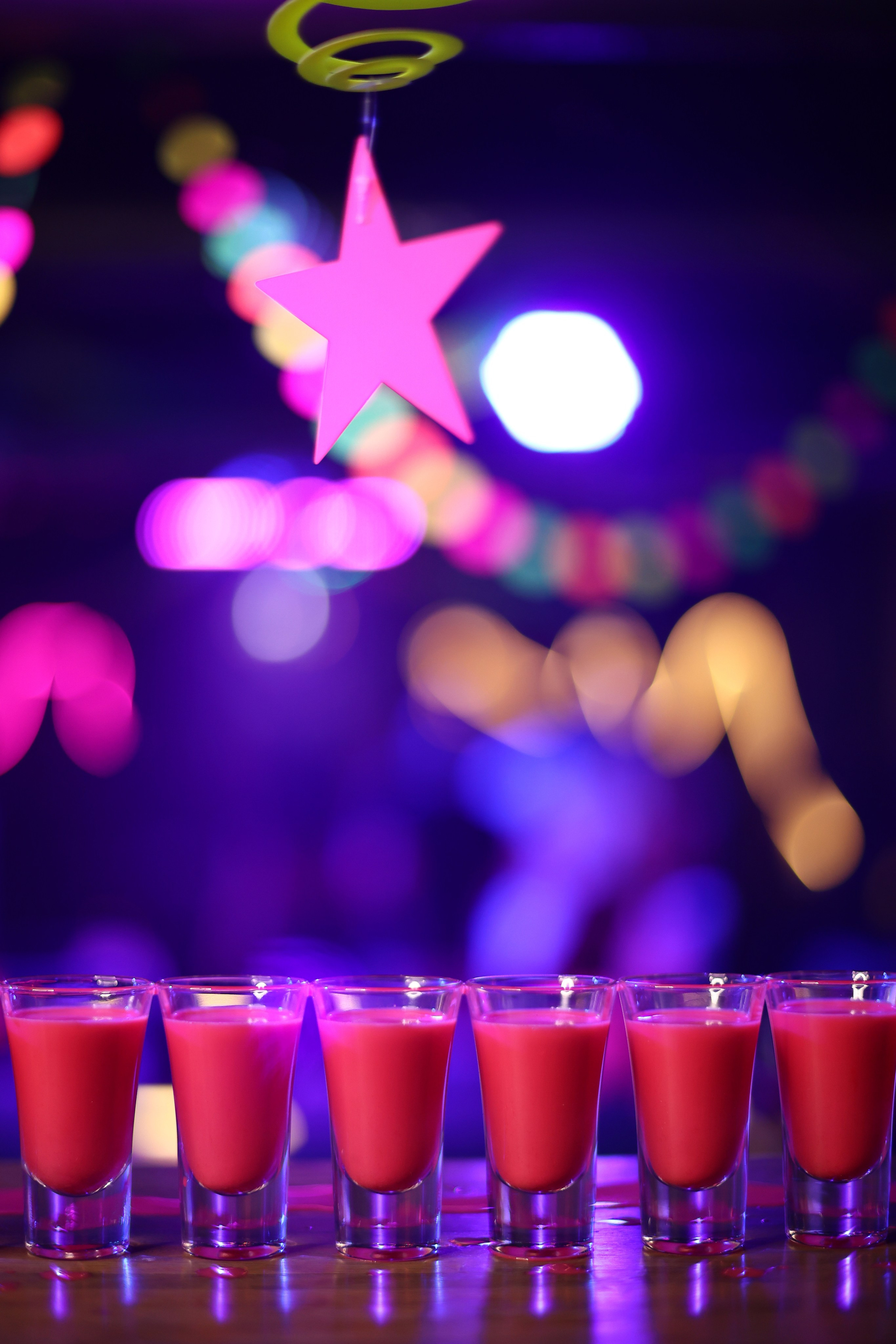 Neon Party 01.08.25. Мята Спортивная — Кальянная, караоке, бар в Минске