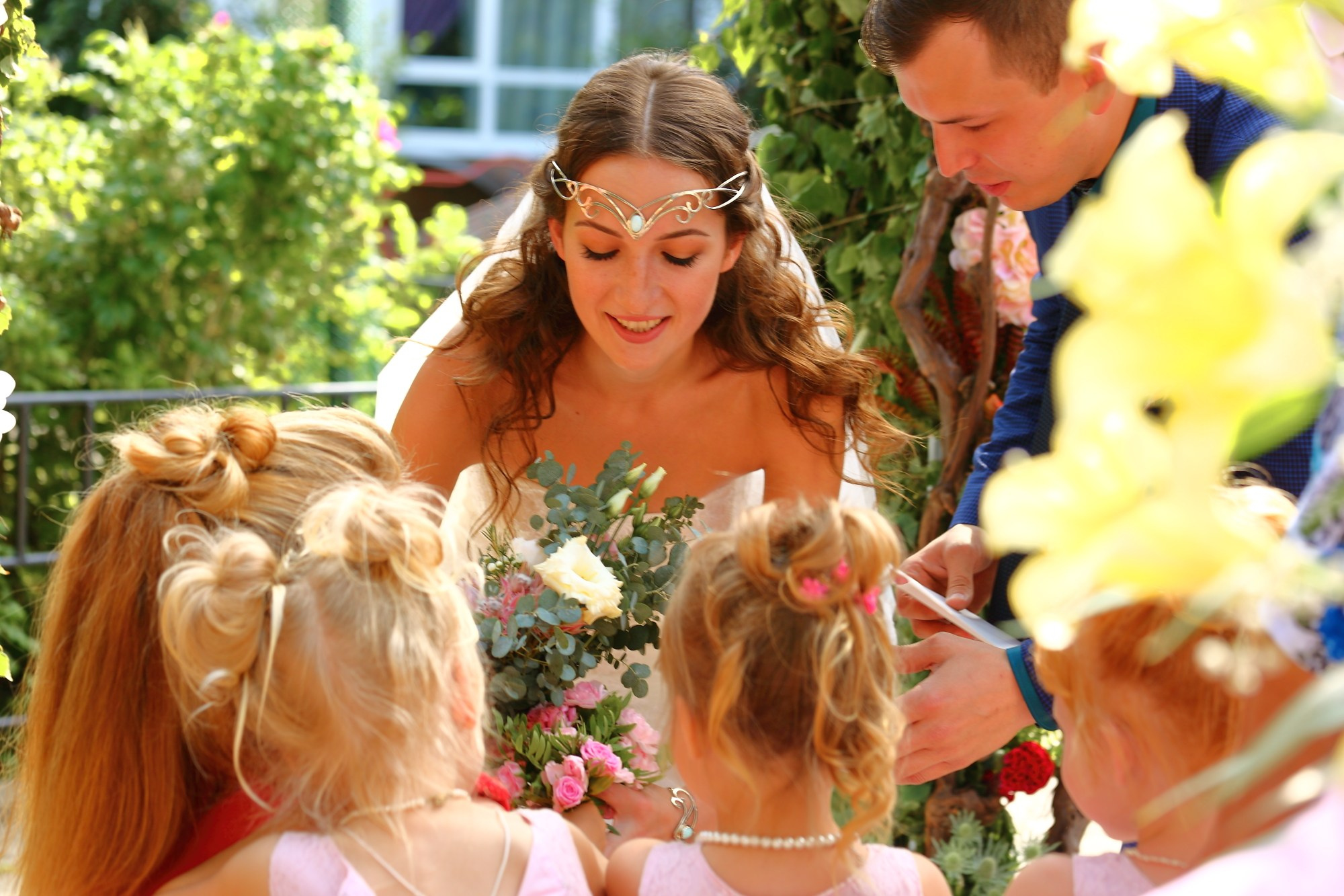 Выездная регистрация в красивом месте в Ярославле. Свадебный и репортажный фотограф в Ярославле и Санкт-Петербурге Роман Микрюков